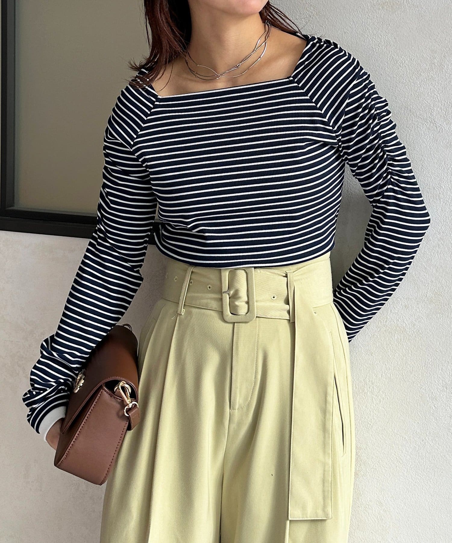 Thevon.(ゼヴォン) スクエアネックパフスリーブリブプルオーバー