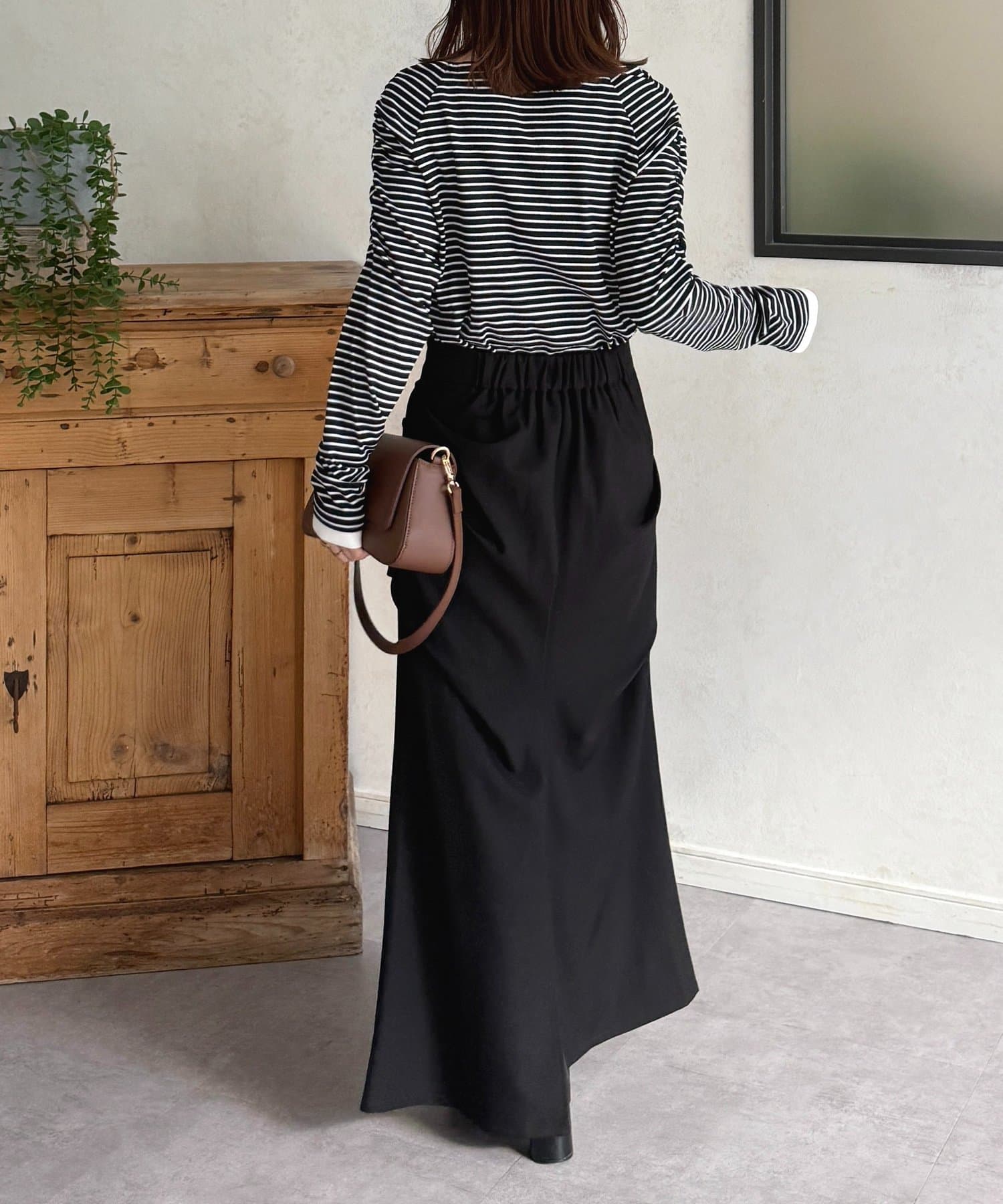 Thevon.(ゼヴォン) スクエアネックパフスリーブリブプルオーバー