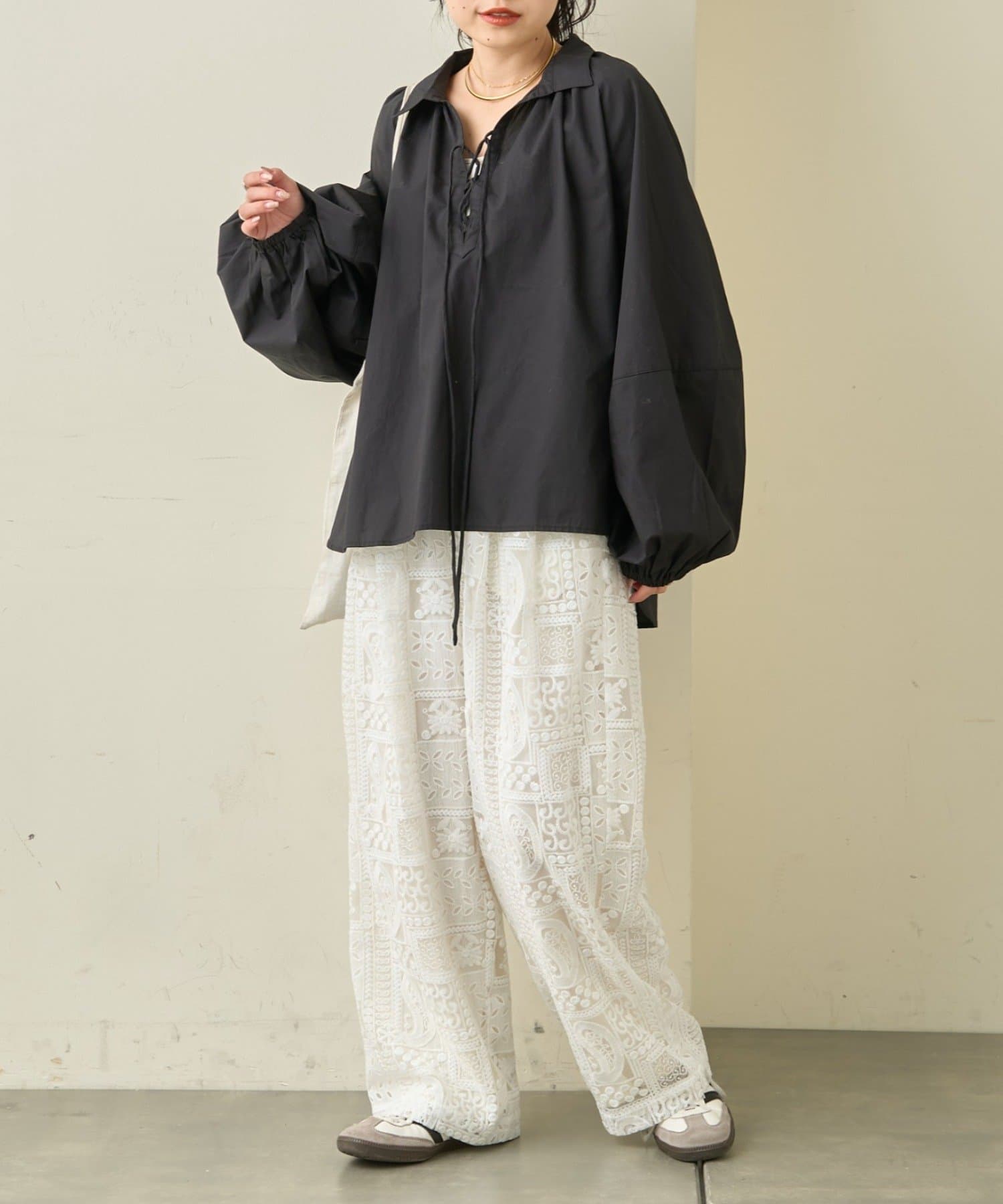 CIAOPANIC TYPY(チャオパニックティピー) ≪26SS展示会アイテム≫レースアップボリュームスリーブブラウス