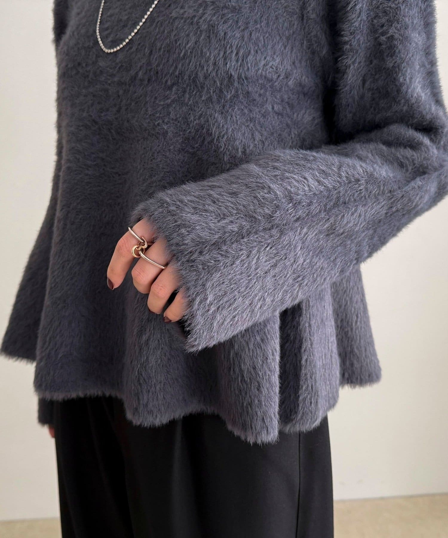 FREDY & GLOSTER(フレディ アンド グロスター) シャギーペプラムニットプルオーバー