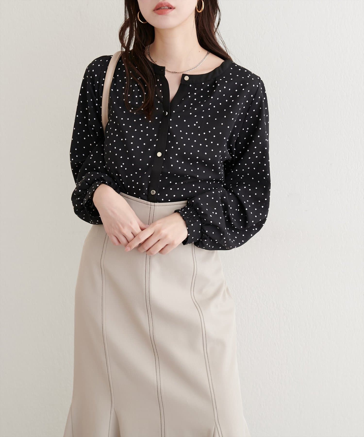 NICE CLAUP / OLIVE des OLIVE OUTLET(ナイスクラップ  / オリーブ デ オリーブ アウトレット) 【natural couture】タックヘム羽織ブラウス