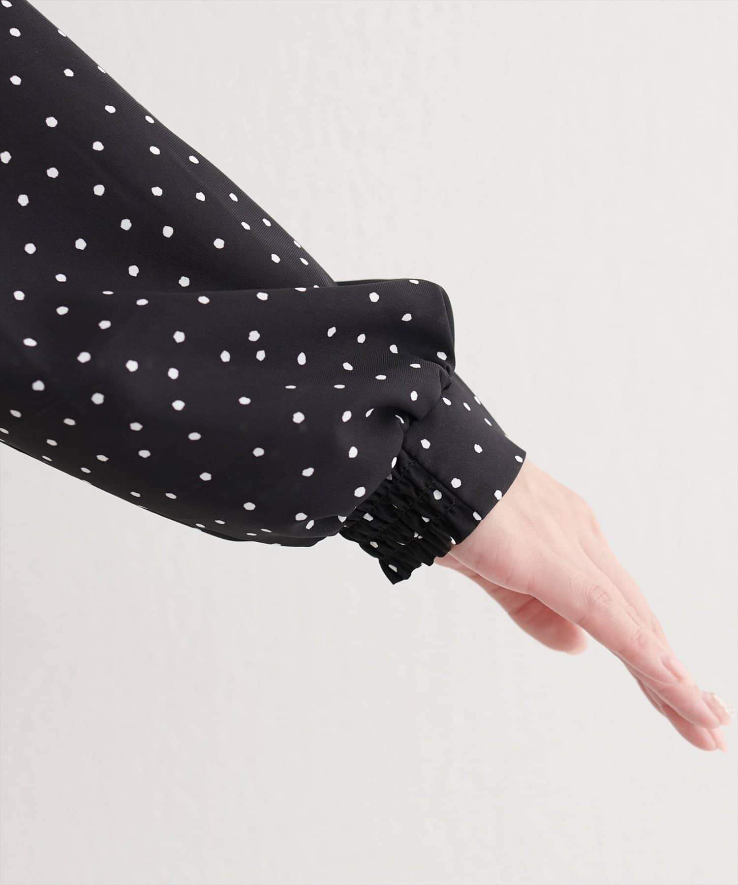 NICE CLAUP / OLIVE des OLIVE OUTLET(ナイスクラップ  / オリーブ デ オリーブ アウトレット) 【natural couture】タックヘム羽織ブラウス