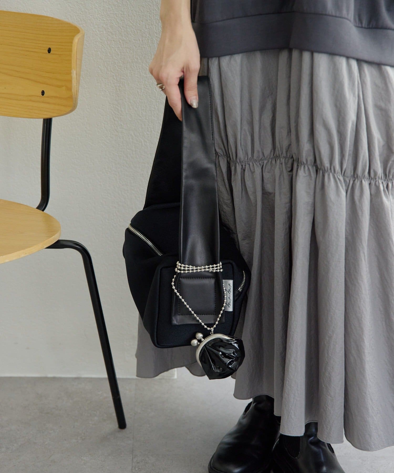 ear PAPILLONNER(イア パピヨネ) 【kawa-kawa(カワカワ)】NO1531 wetボックスワンショルダーバッグ