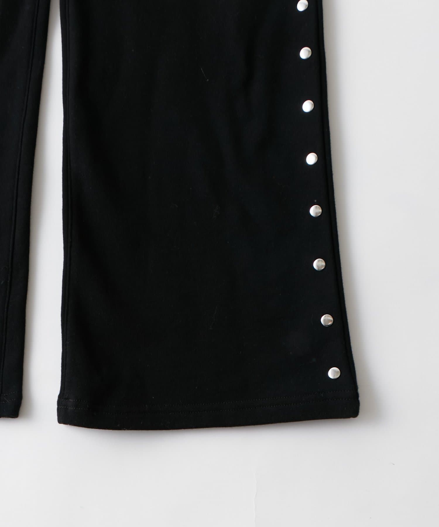 WHO’S WHO gallery(フーズフーギャラリー) STUDDED SWEAT MIDI FLARE PANTS