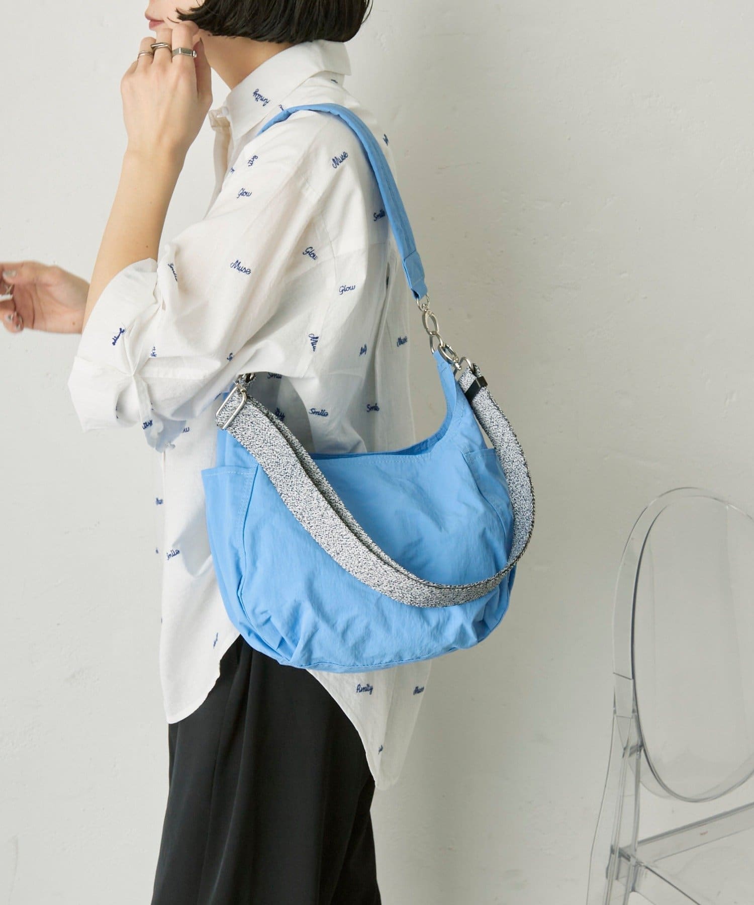 ear PAPILLONNER(イア パピヨネ) ライトショルダーバッグ《軽量300g》