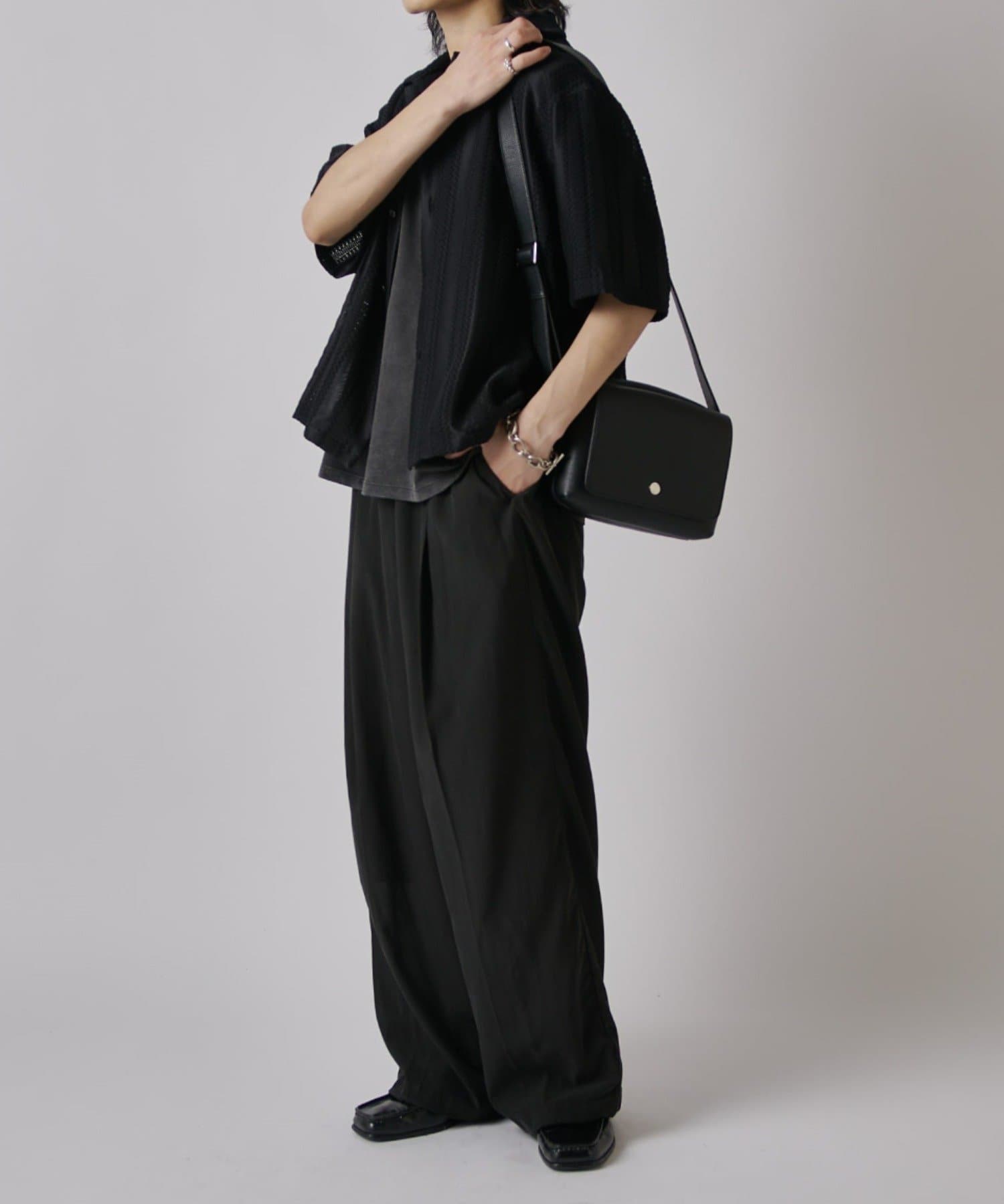 Lui's(ルイス) シュリンクレザーフラップワイドショルダーバッグ