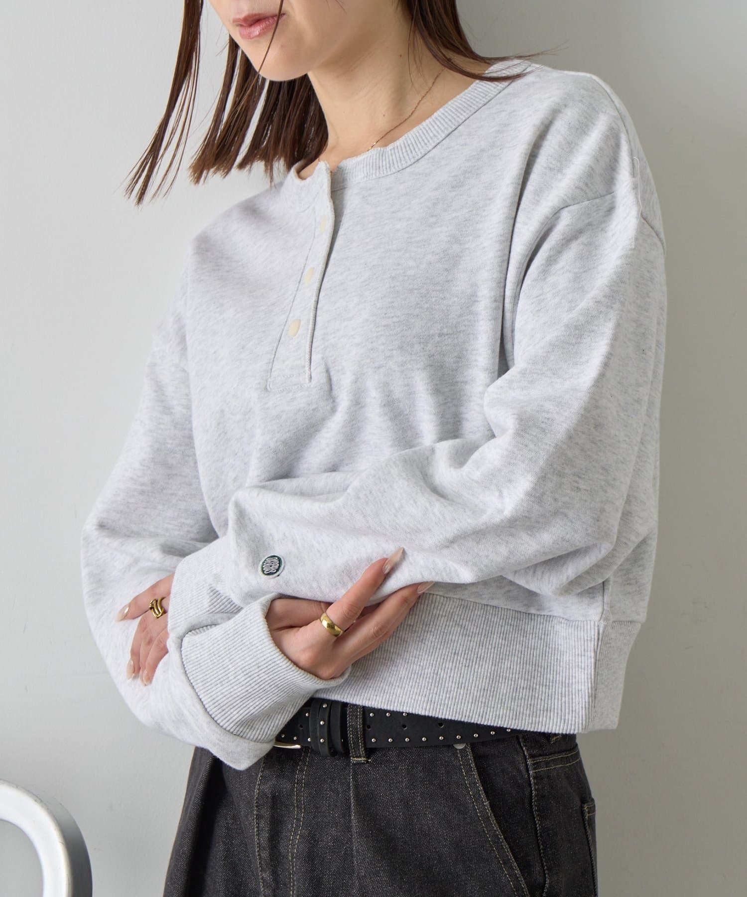 -goocy-(グーシー) 【DISCUS】パウダーブリーチヘンリーネックプルオーバー