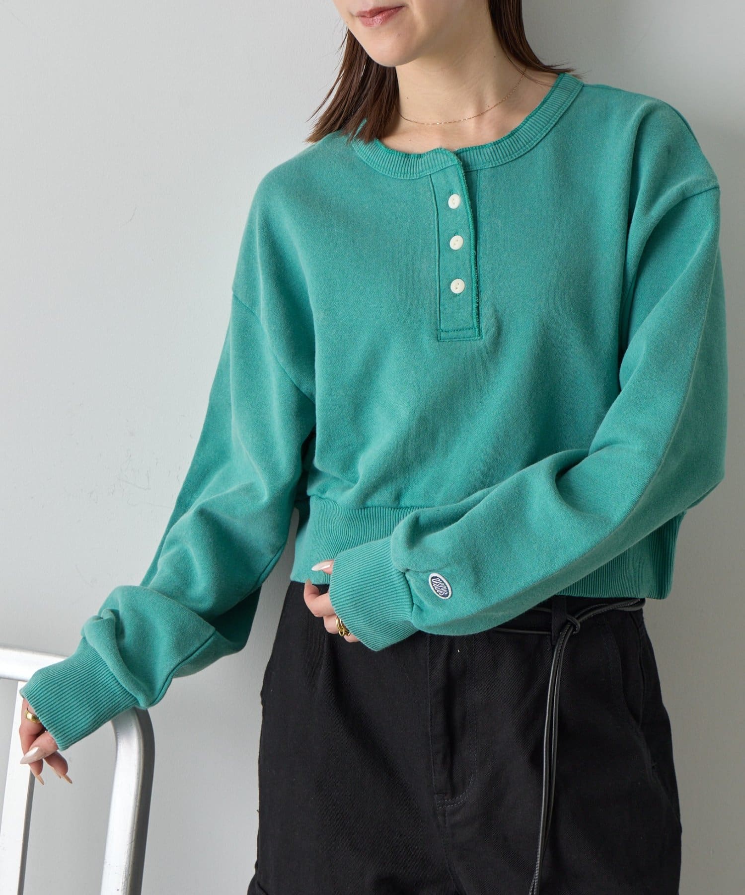 -goocy-(グーシー) 【DISCUS】パウダーブリーチヘンリーネックプルオーバー