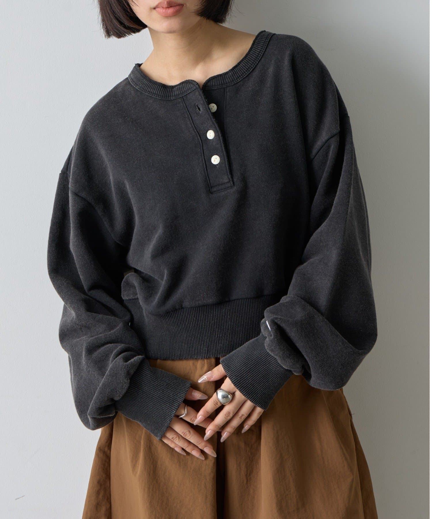 -goocy-(グーシー) 【DISCUS】パウダーブリーチヘンリーネックプルオーバー