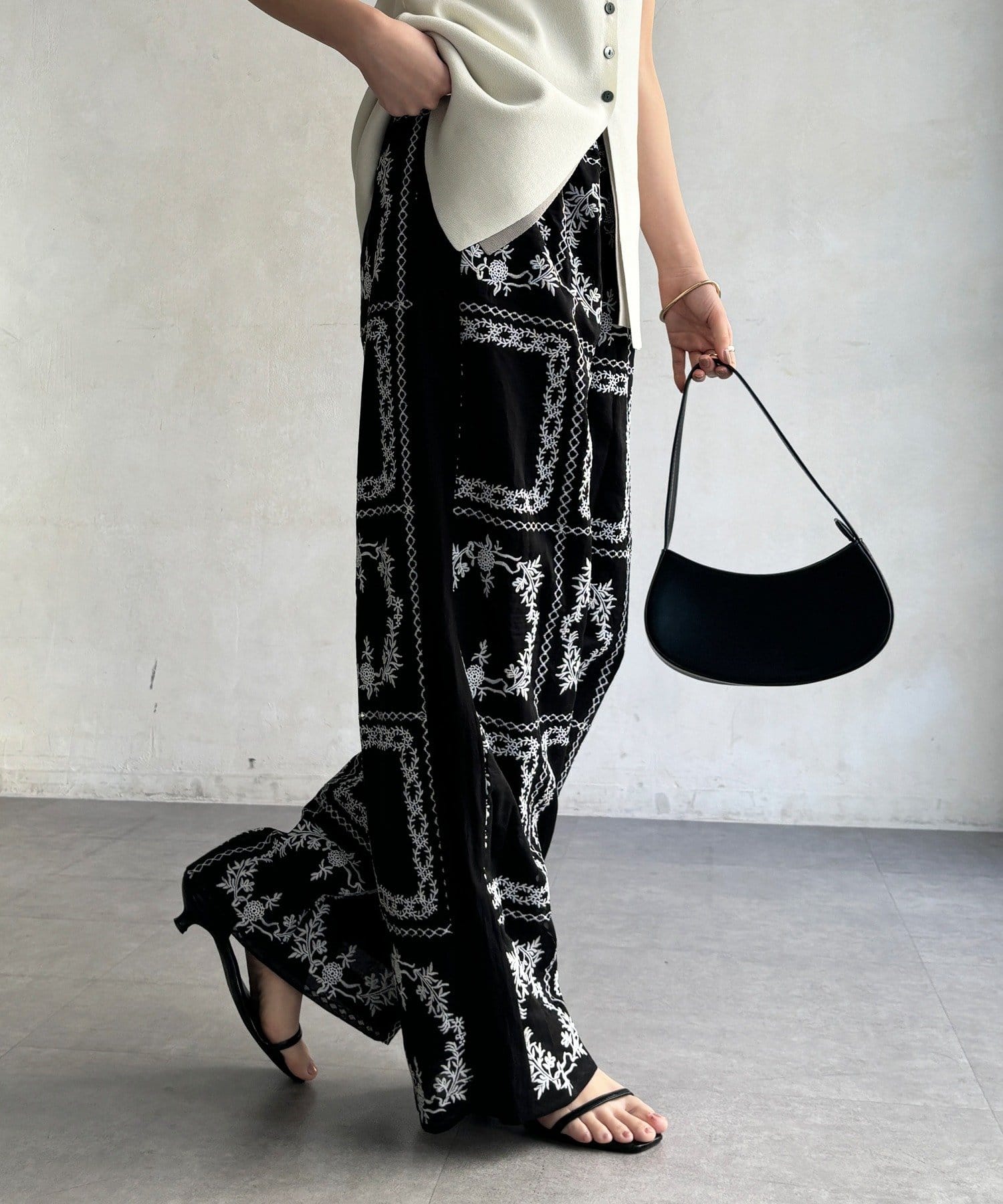 DOUDOU(ドゥドゥ) 【WEB限定】エンブロイダリーパンツ