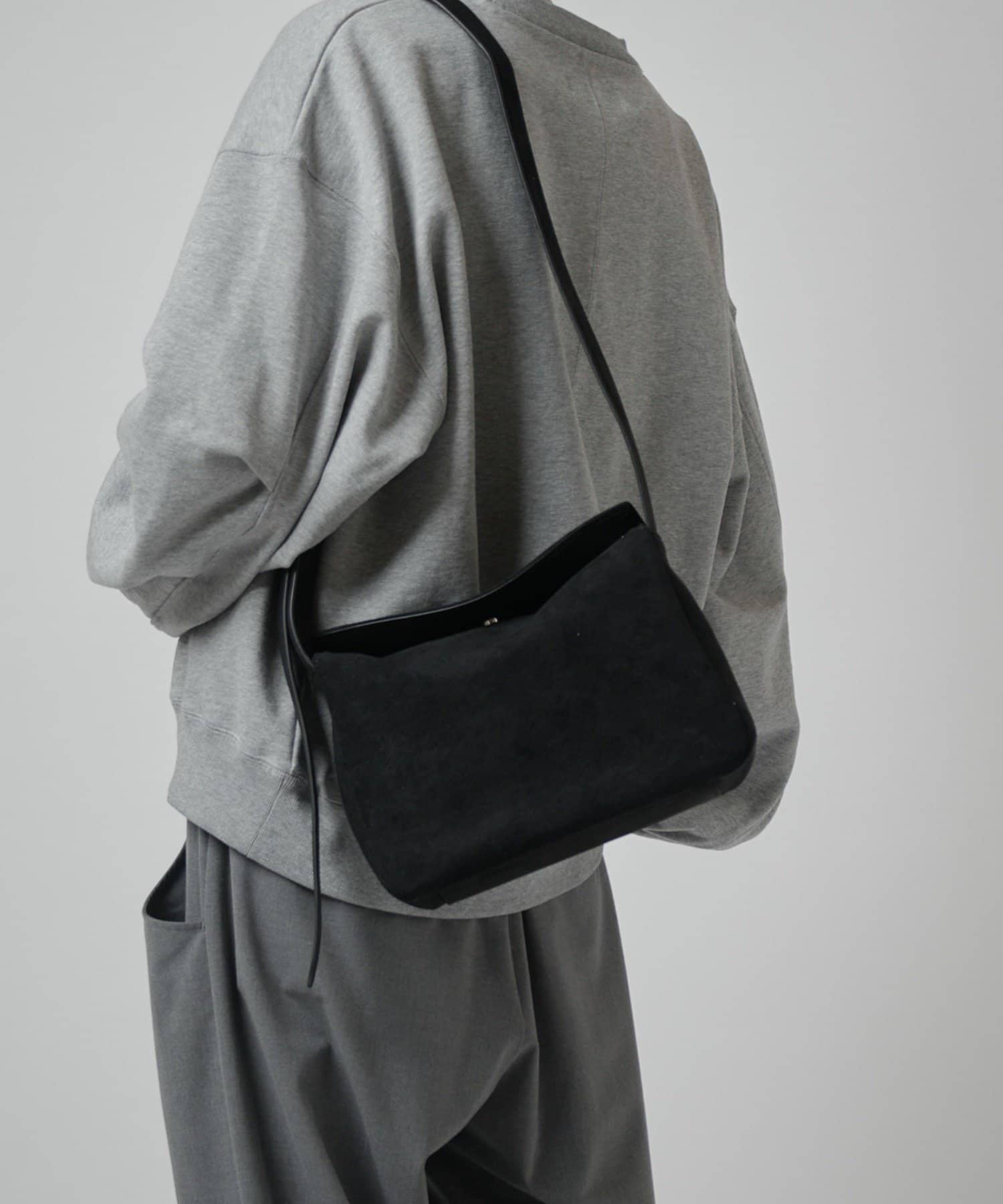 Lui's(ルイス) カバーショルダーバック