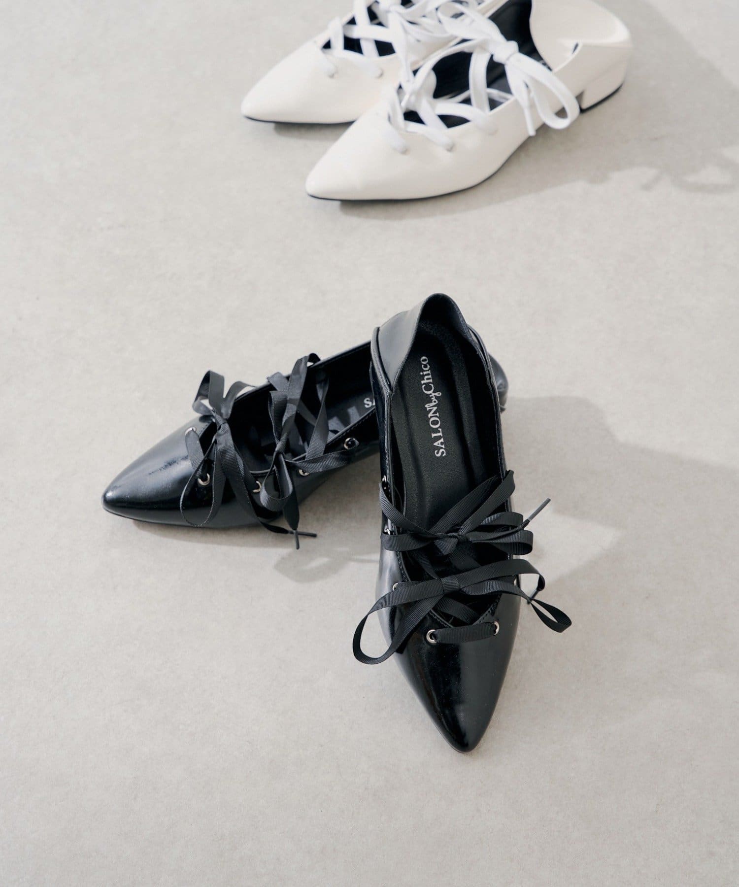 Chico(チコ) 3/12(木)0:00販売開始【SALON by Chico】レースアップバイカラーミュール