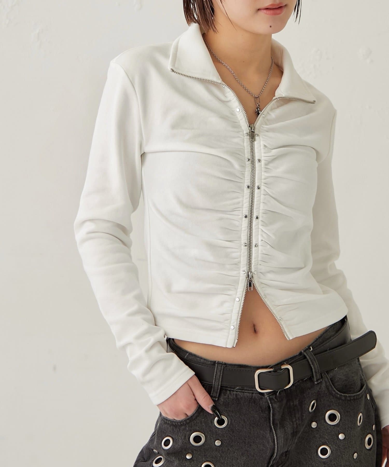 WHO’S WHO gallery(フーズフーギャラリー) STUDDED ZIP GATHERED TOP