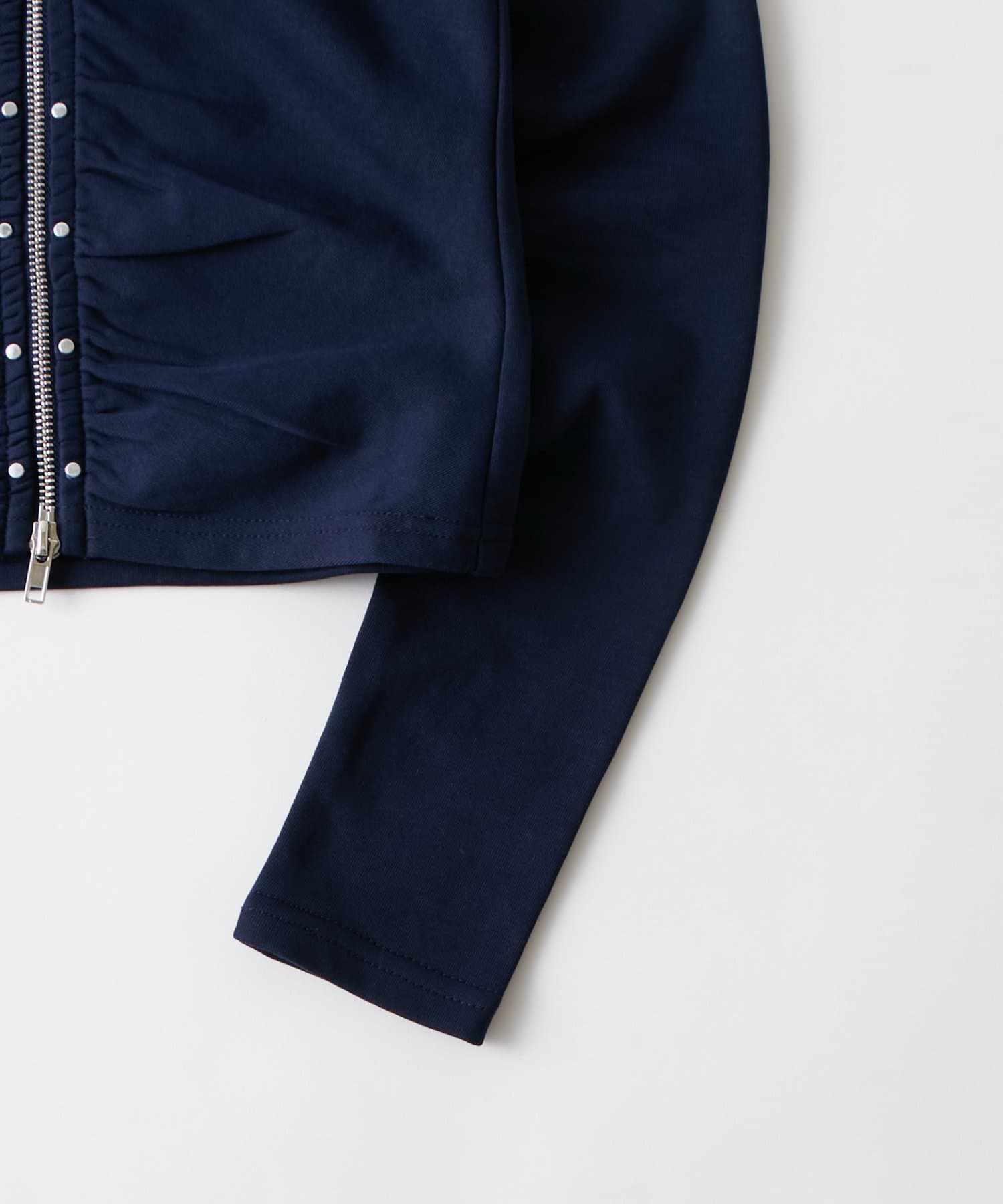 WHO’S WHO gallery(フーズフーギャラリー) STUDDED ZIP GATHERED TOP