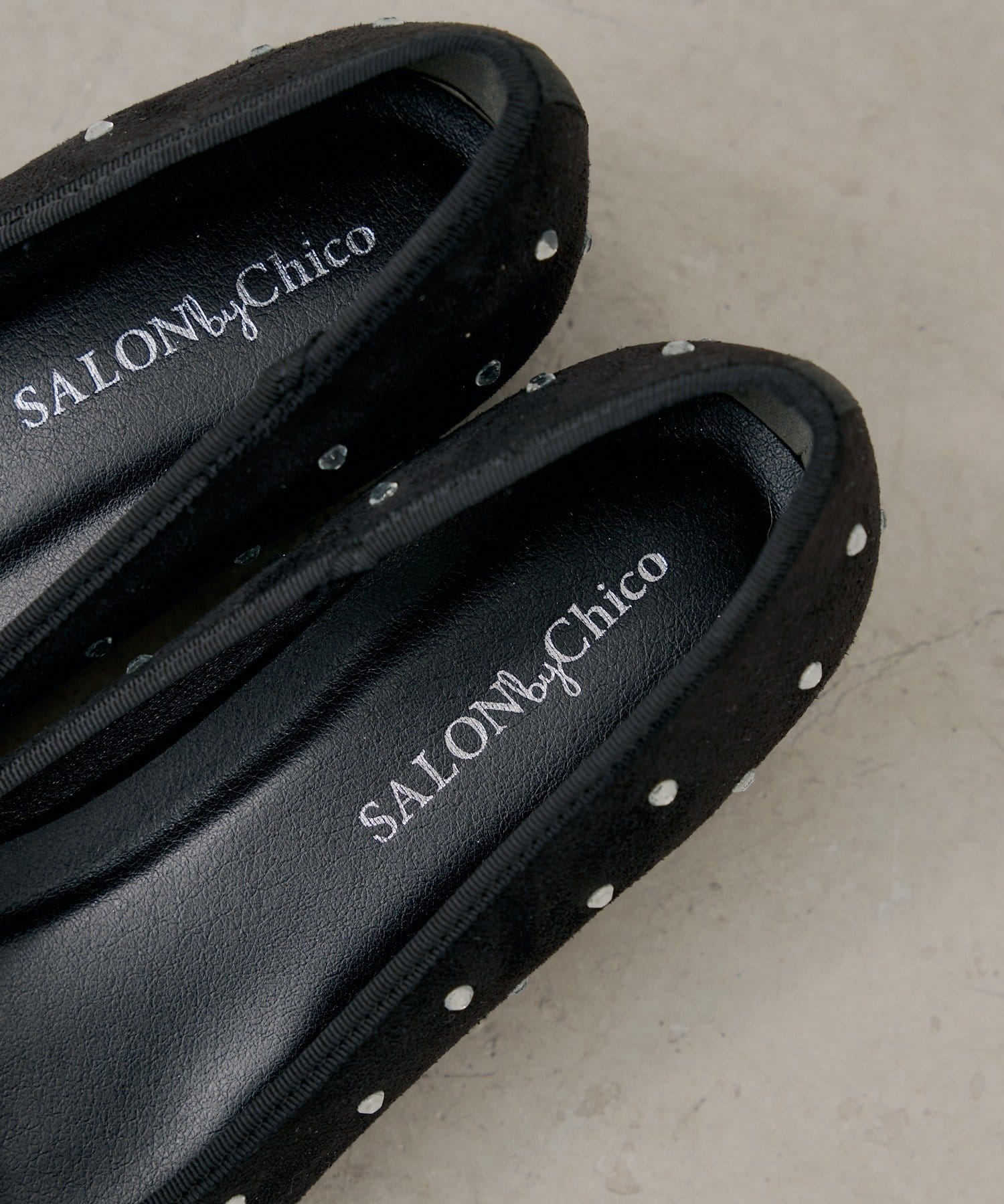 Chico(チコ) 【SALON by Chico】ミドルビジューリボンバレエシューズ