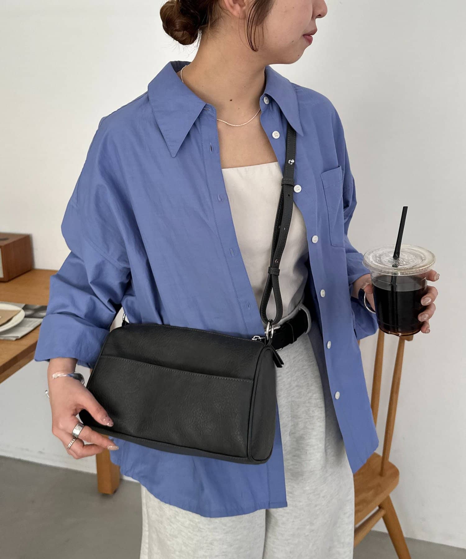 DISCOAT(ディスコート) ヴィンテージ調パイピングショルダーバッグ