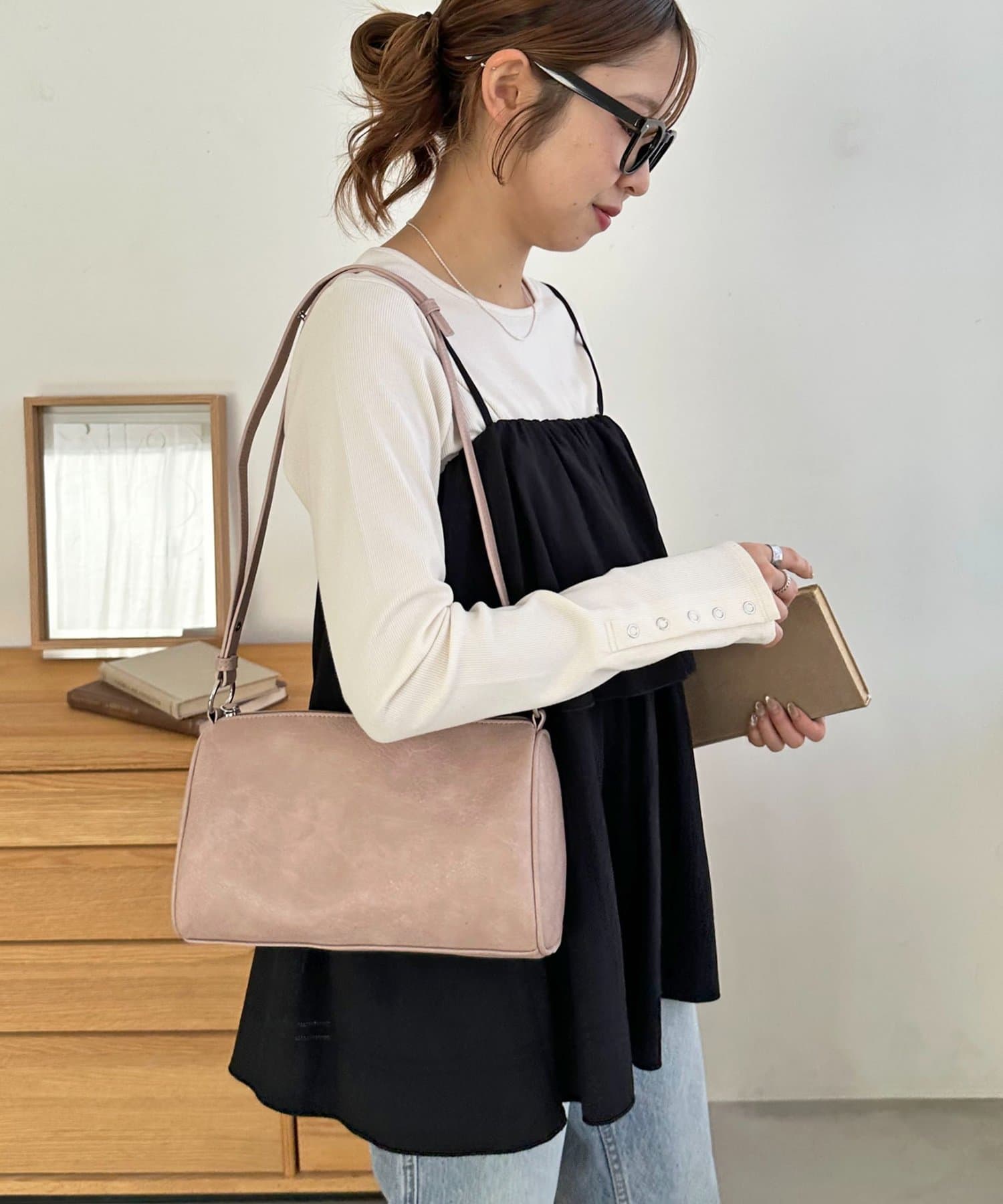 DISCOAT(ディスコート) ヴィンテージ調パイピングショルダーバッグ