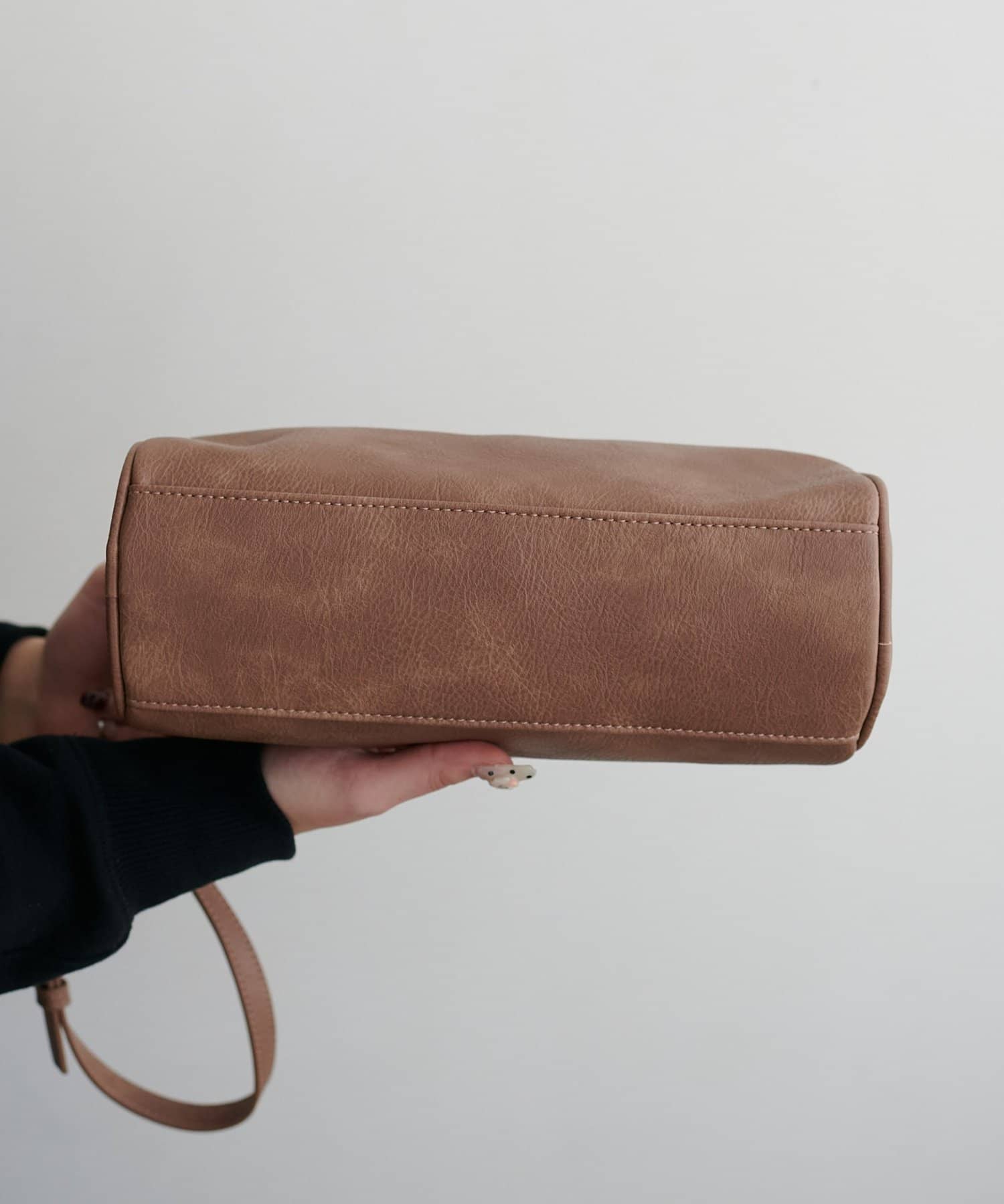 DISCOAT(ディスコート) ヴィンテージ調パイピングショルダーバッグ