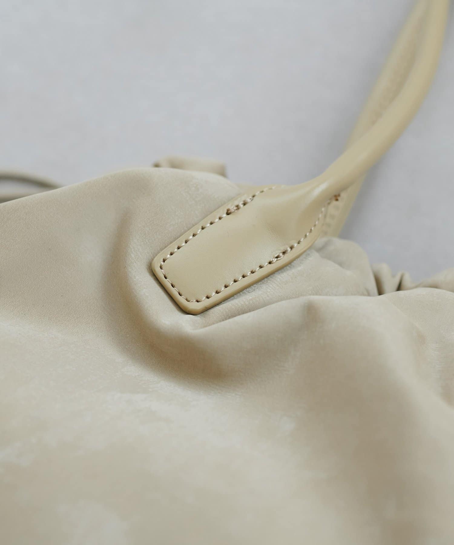 DISCOAT(ディスコート) ヌバック調ドロストボストンバッグ