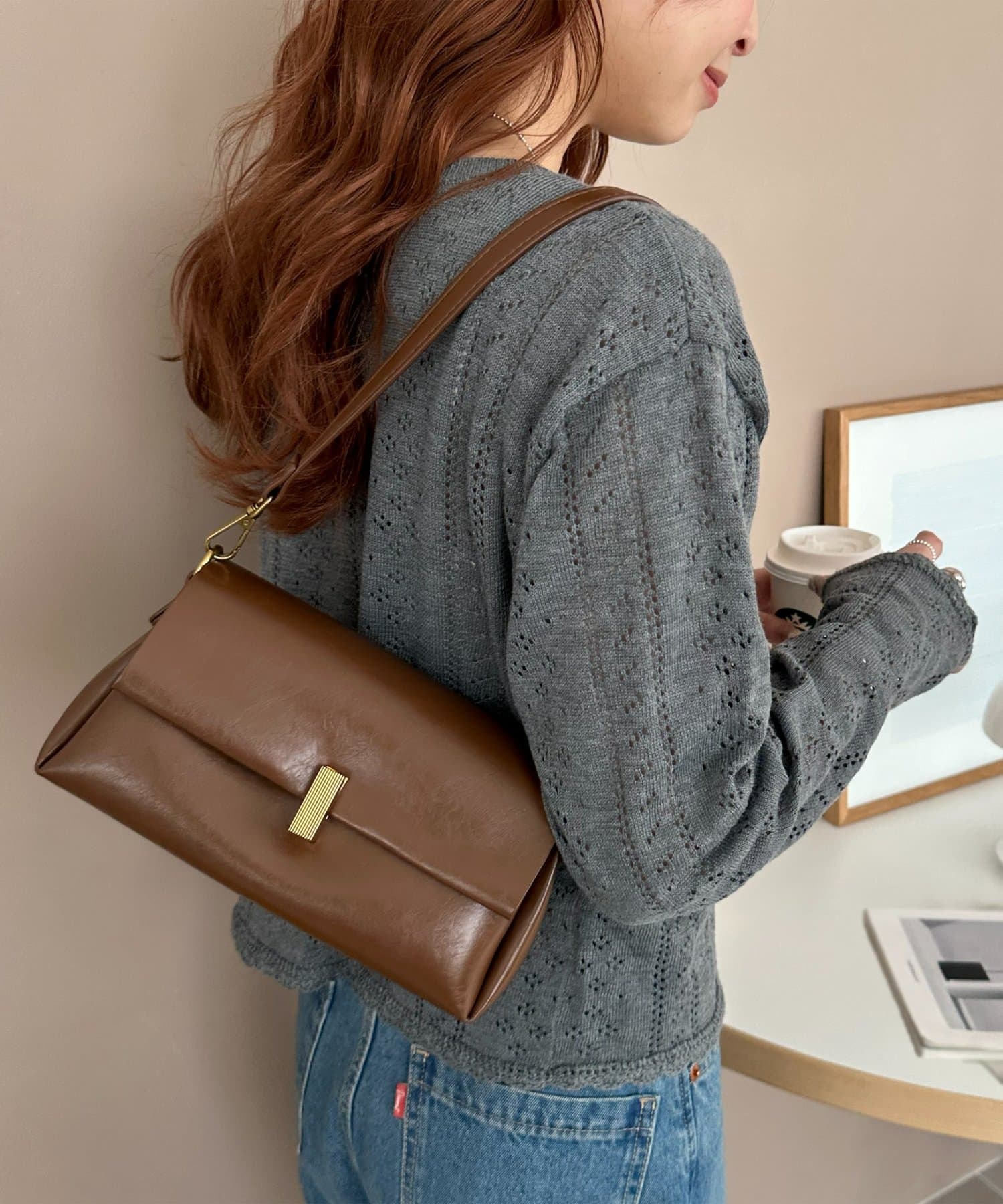 DISCOAT(ディスコート) ひねり金具フラップショルダーバッグ