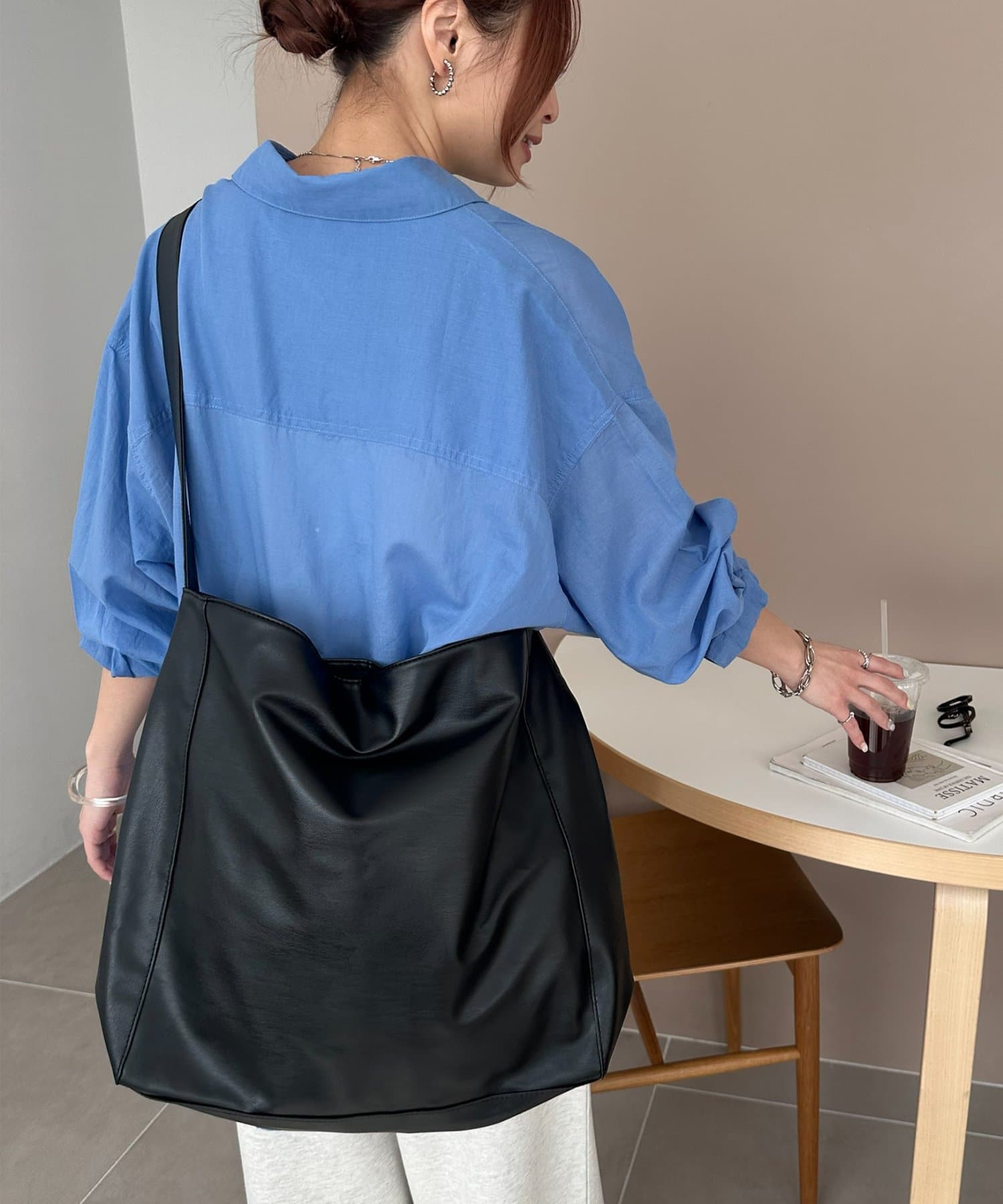 DISCOAT(ディスコート) くったりビッグショルダーバッグ