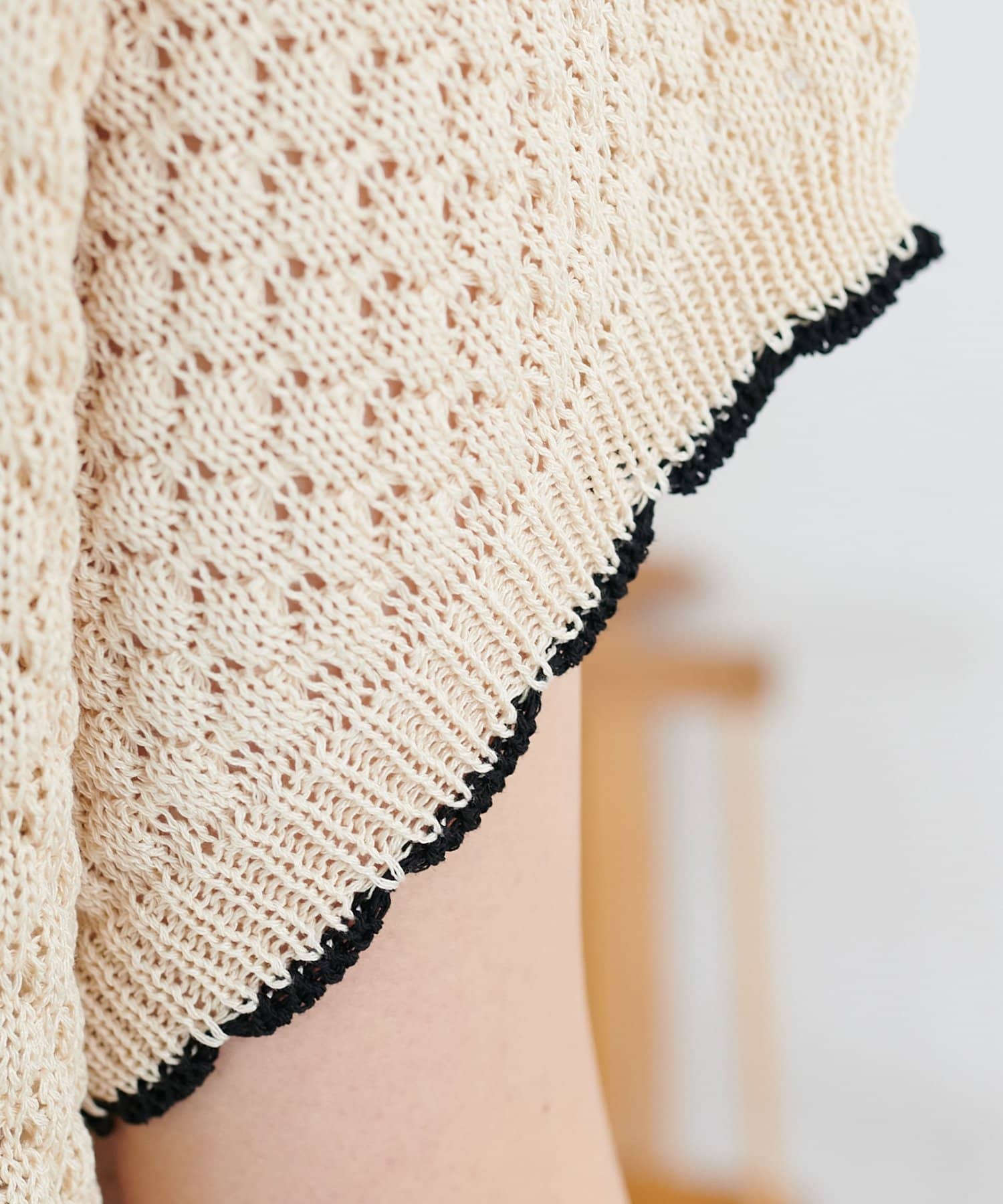 DISCOAT(ディスコート) 【WEB限定】袖配色スカラップポコポコフレンチニット