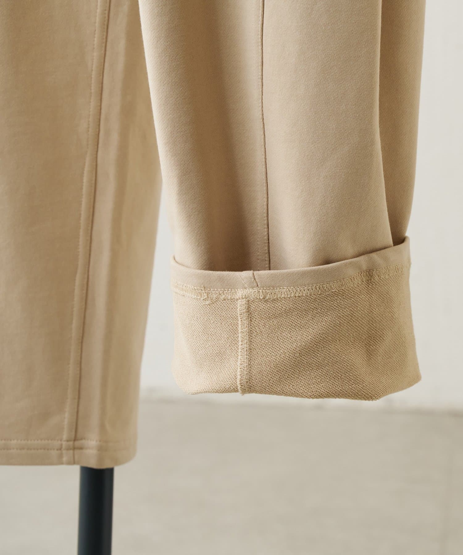 BEARDSLEY(ビアズリー) コットン裏毛バレルパンツ