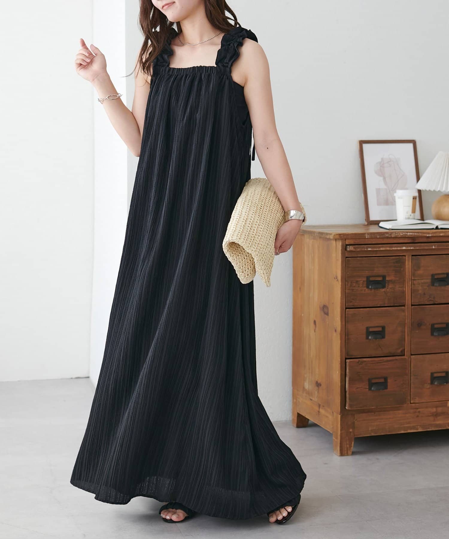 DISCOAT(ディスコート) 【後ろ姿まで抜かりなく♪】ギャザーノースリワンピース《WEB限定》