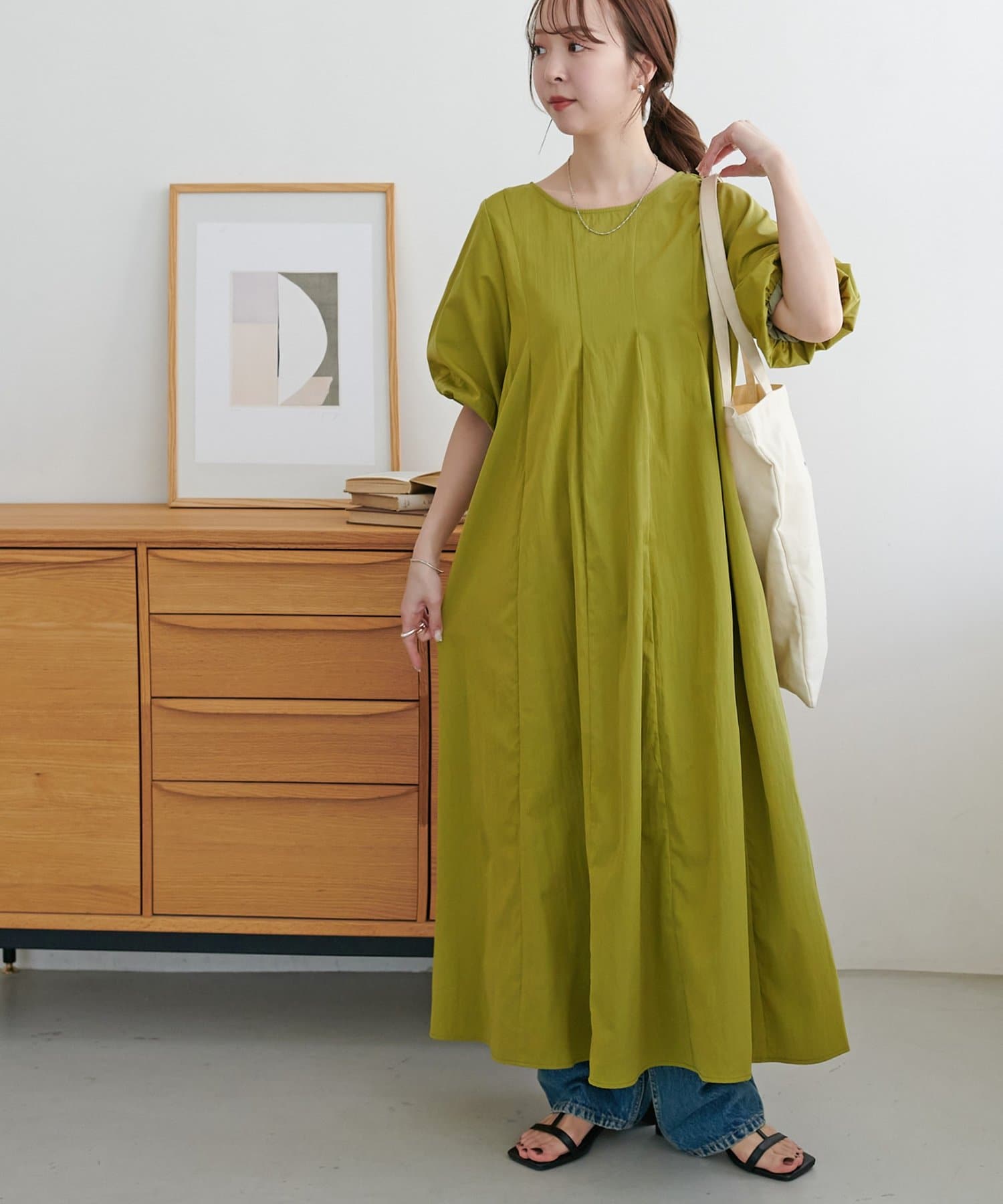 DISCOAT(ディスコート) 【WEB限定/後ろ姿も華やかに】袖バルーンタックワンピース