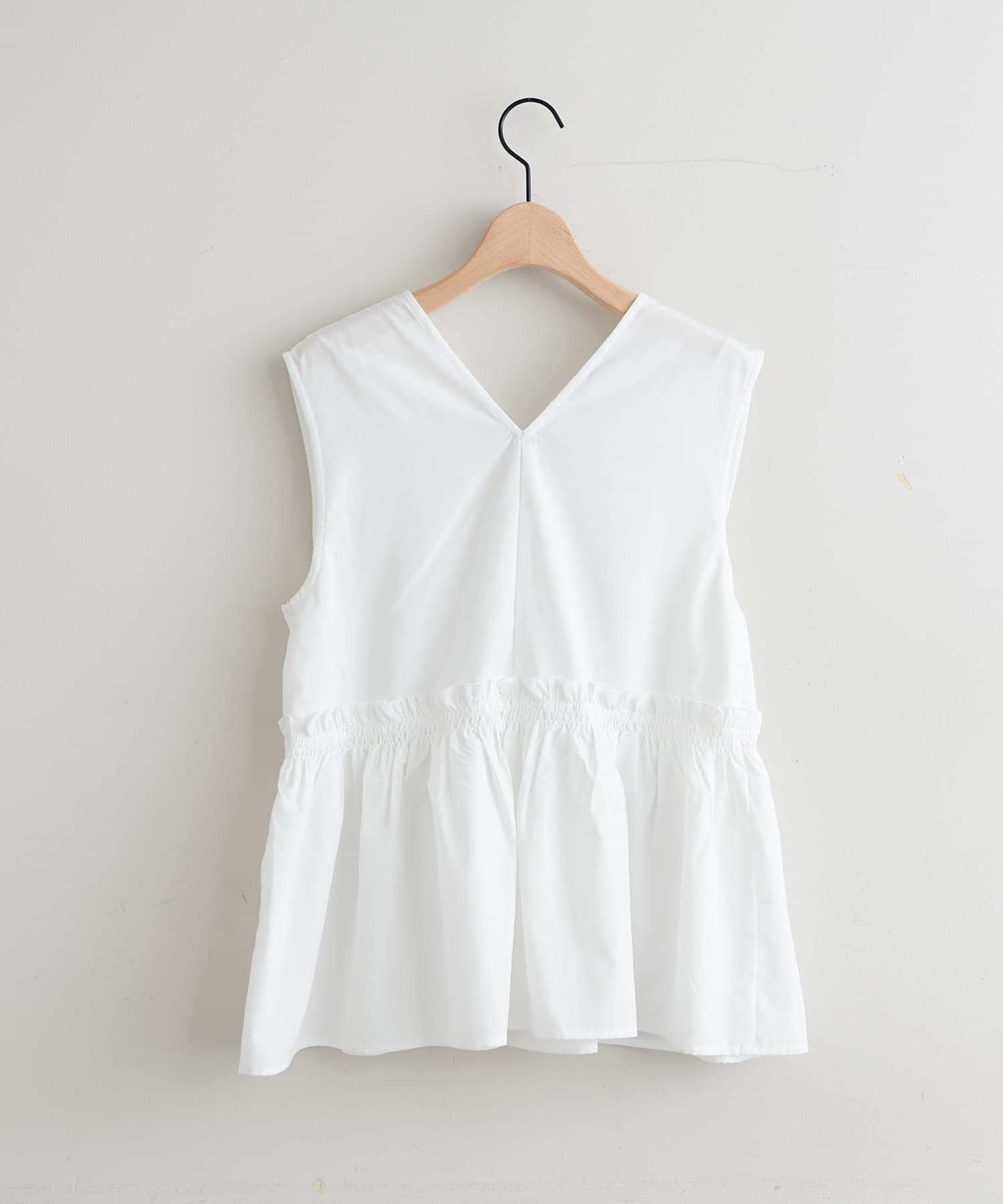 DISCOAT(ディスコート) 【WEB限定】シャーリングノースリブラウス