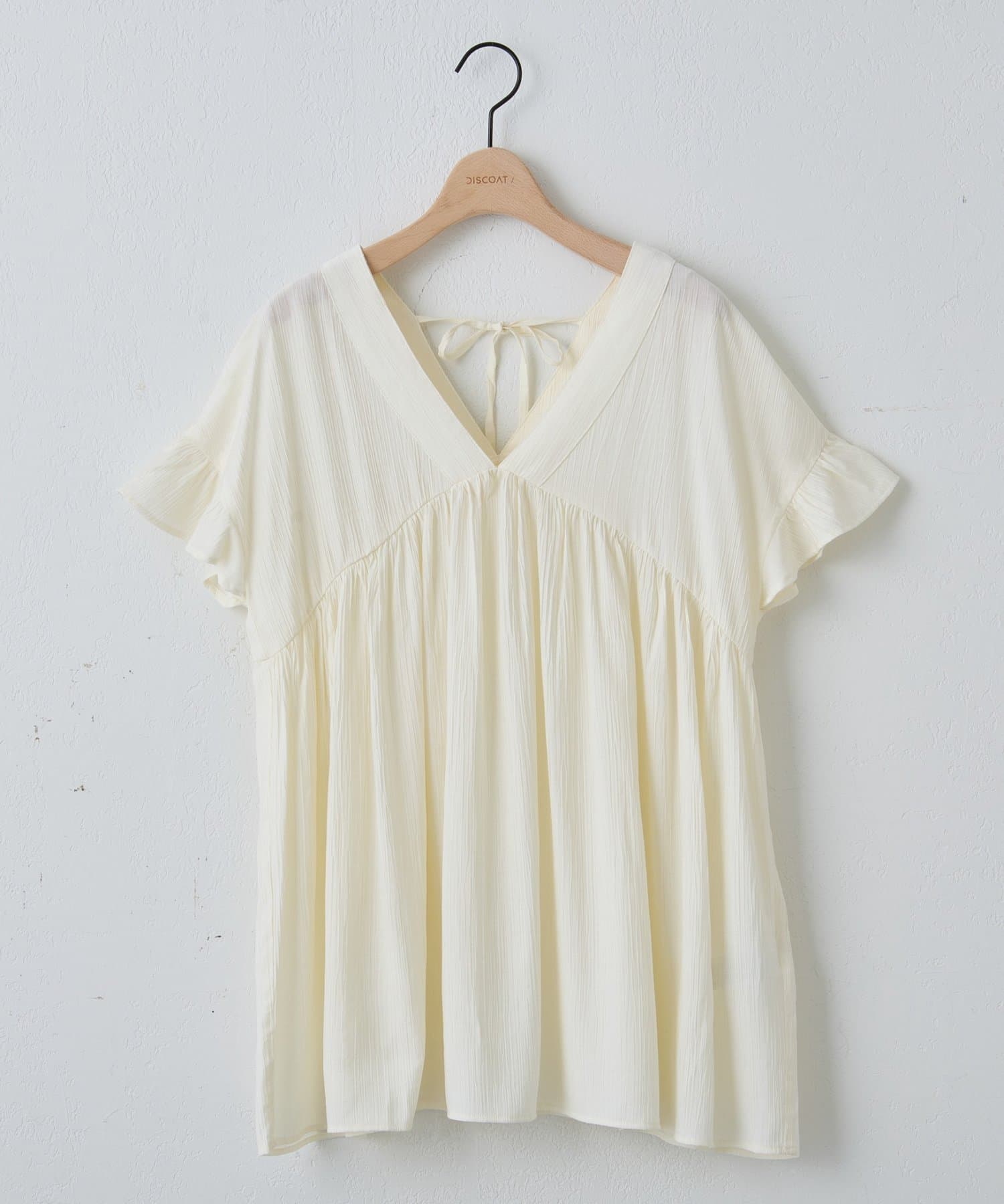 DISCOAT(ディスコート) 【WEB限定】ギャザーVネックフレンチブラウス