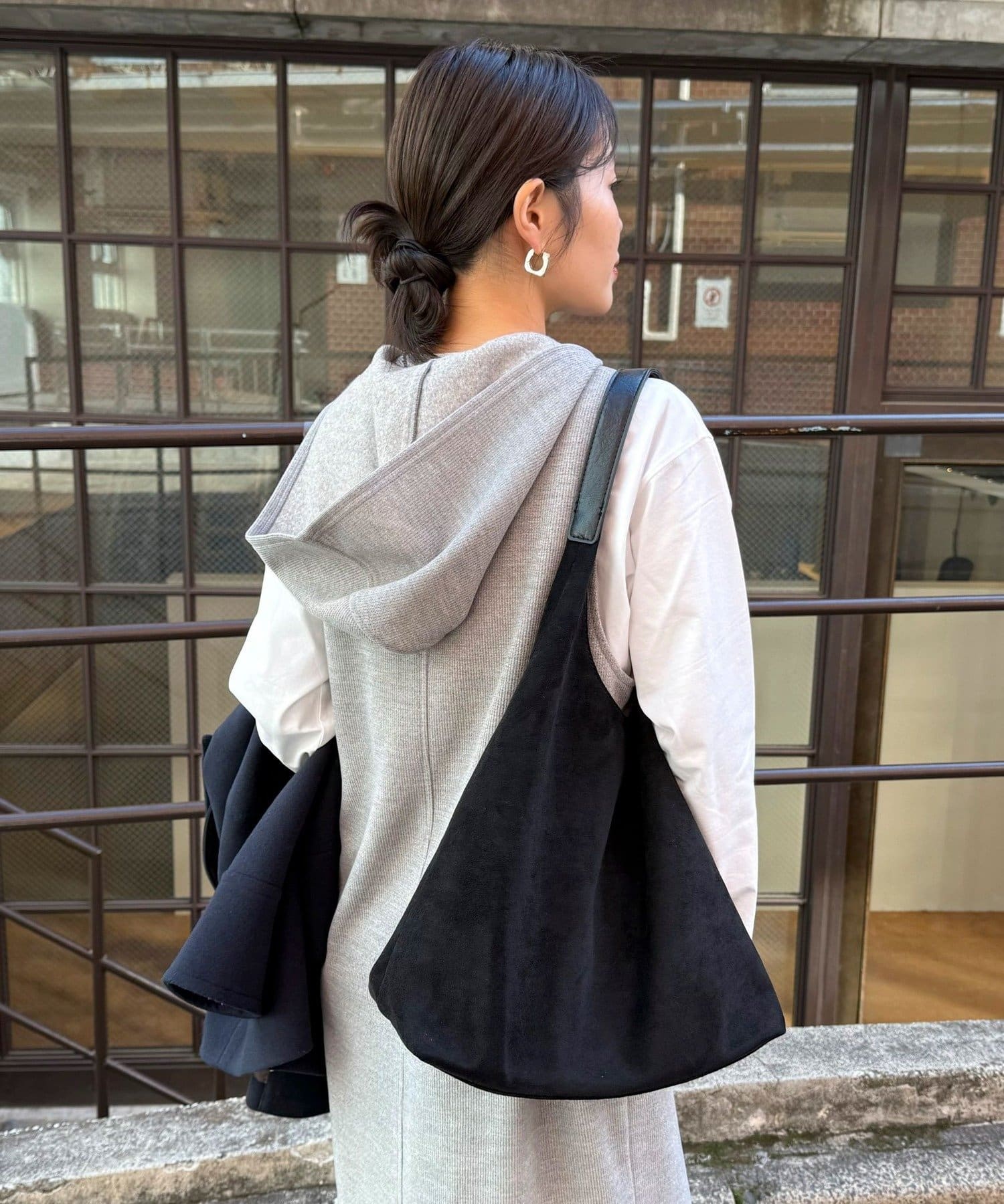 FREDY & GLOSTER(フレディ アンド グロスター) フェイクスエードトライアングルバッグ