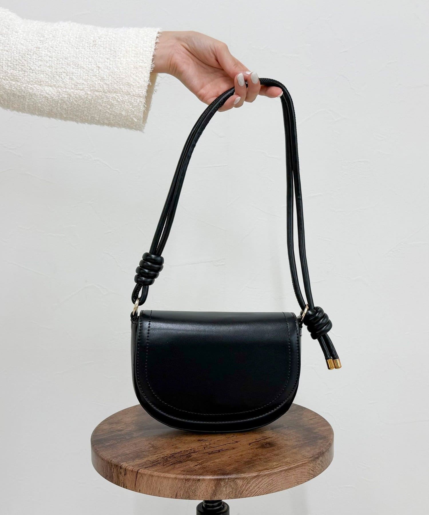 FREDY & GLOSTER(フレディ アンド グロスター) フラップラウンドポシェット