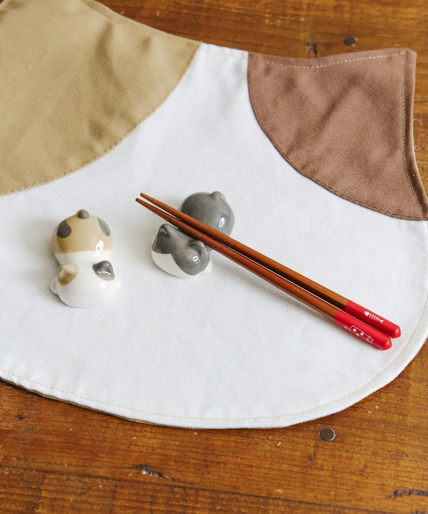 salut!(サリュ) 猫の箸置き／猫の食卓