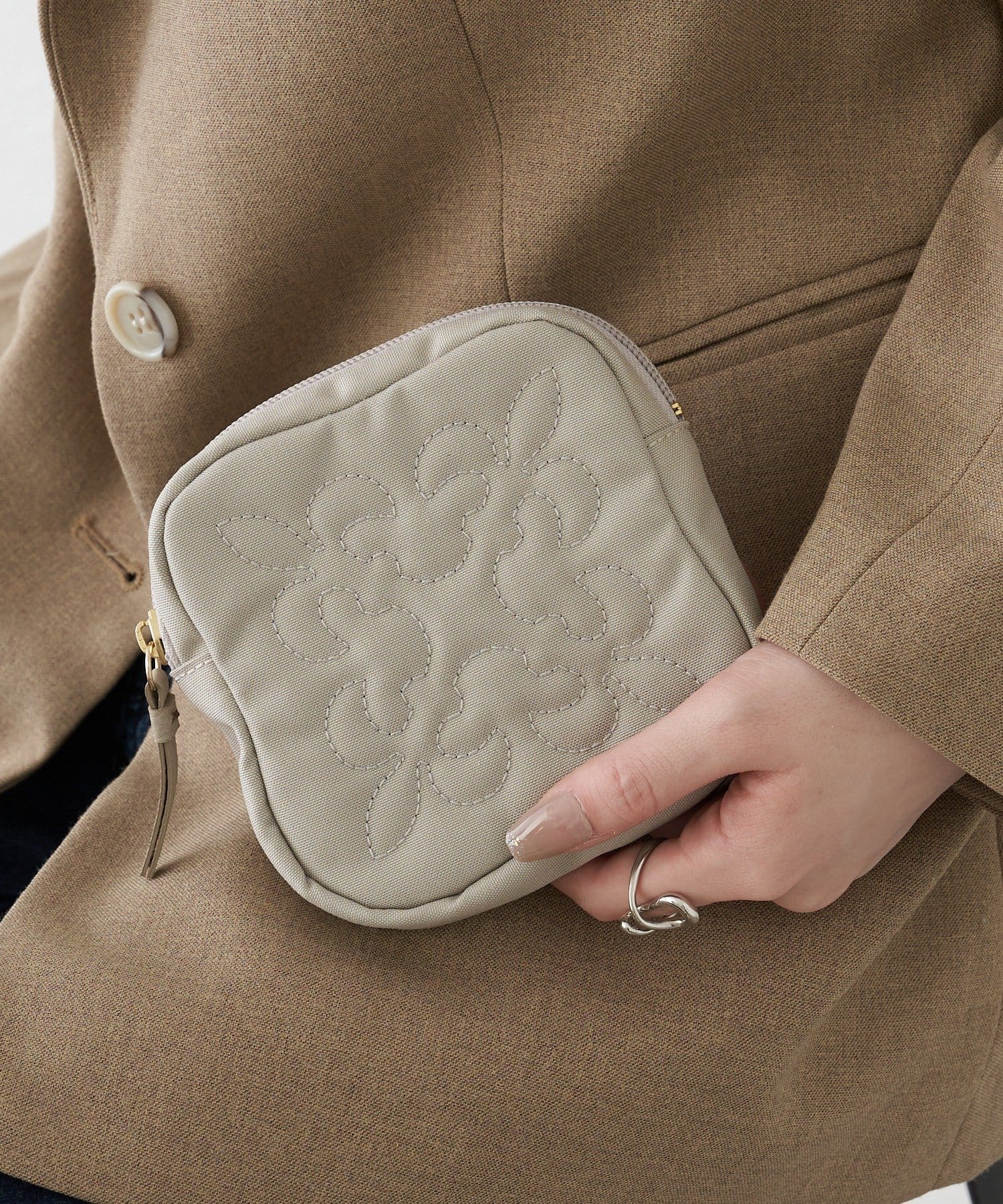 russet(ラシット) コーデュラナイロンスクエアポーチ