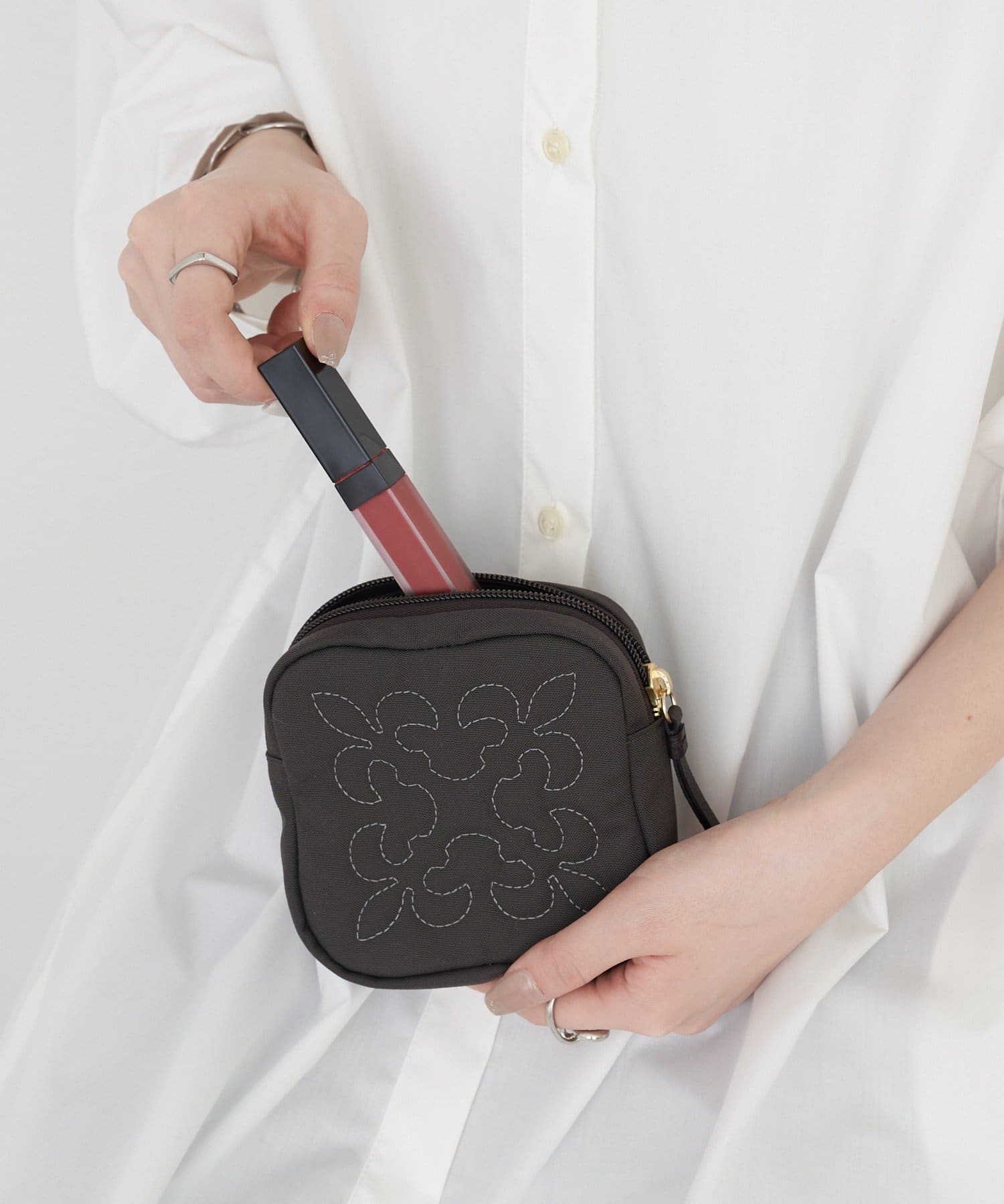 russet(ラシット) コーデュラナイロンスクエアポーチ