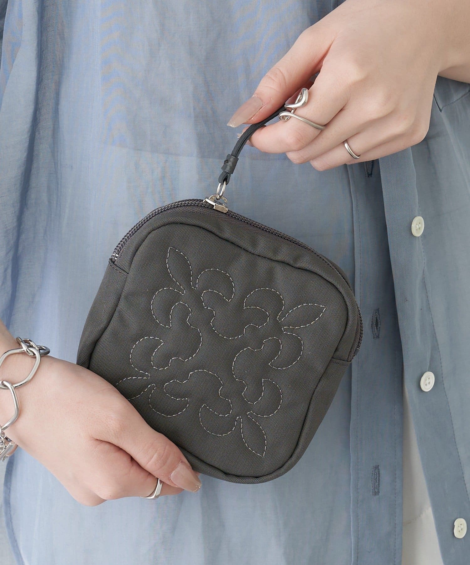 russet(ラシット) コーデュラナイロンスクエアポーチ