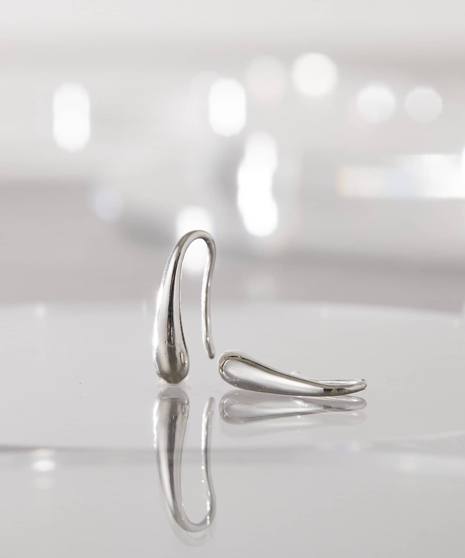 ear PAPILLONNER(イア パピヨネ) 《スターリングシルバー使用》プチ涙ピアス