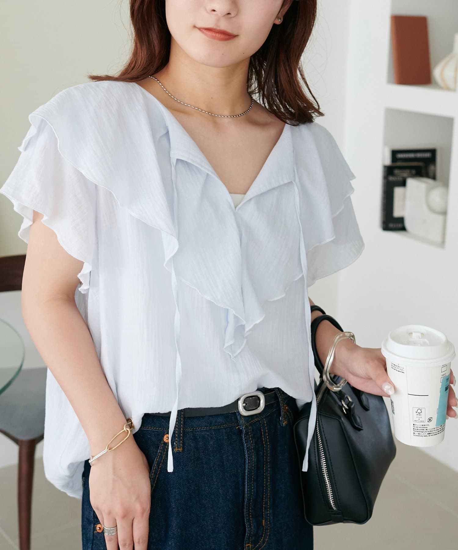 DISCOAT(ディスコート) 【WEB限定/軽い着心地◎/二の腕カバー】フリルブラウス