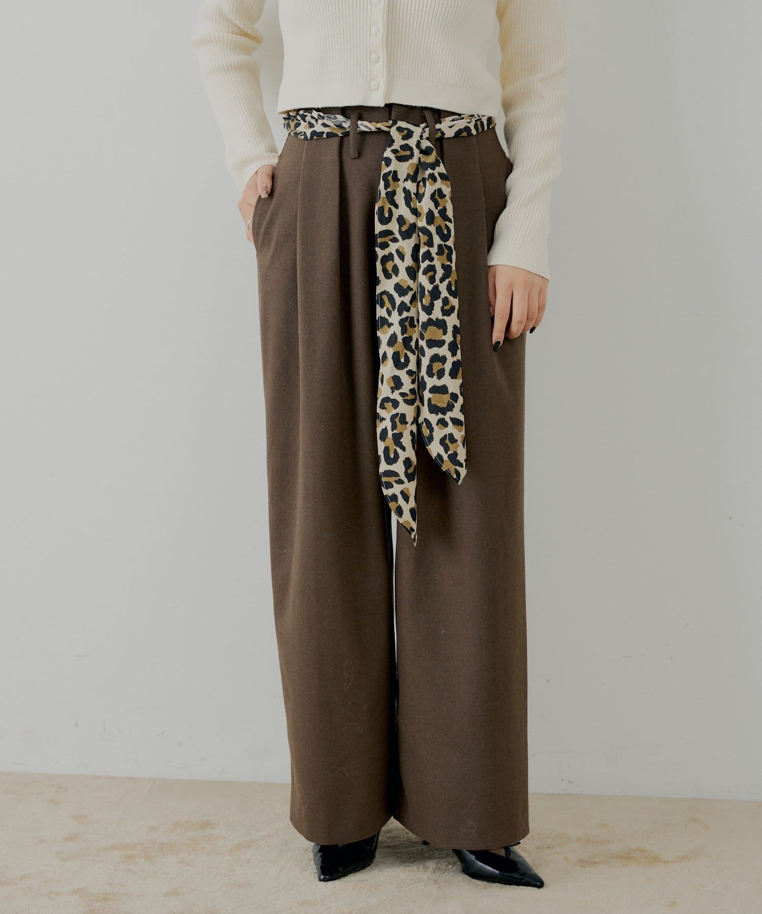 OUTLET(アウトレット) 【Chico】スカーフベルト付きダブルタックウールスラックス