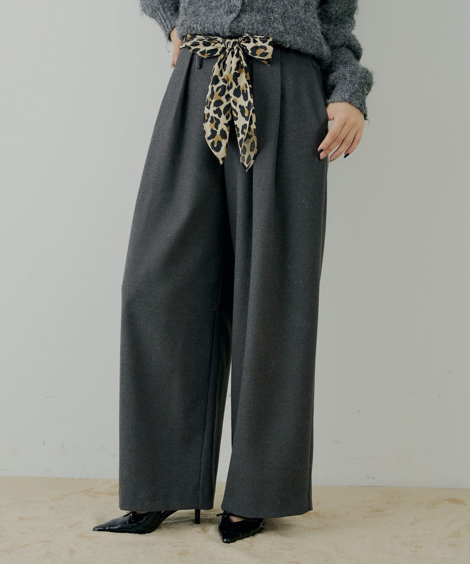 OUTLET(アウトレット) 【Chico】スカーフベルト付きダブルタックウールスラックス