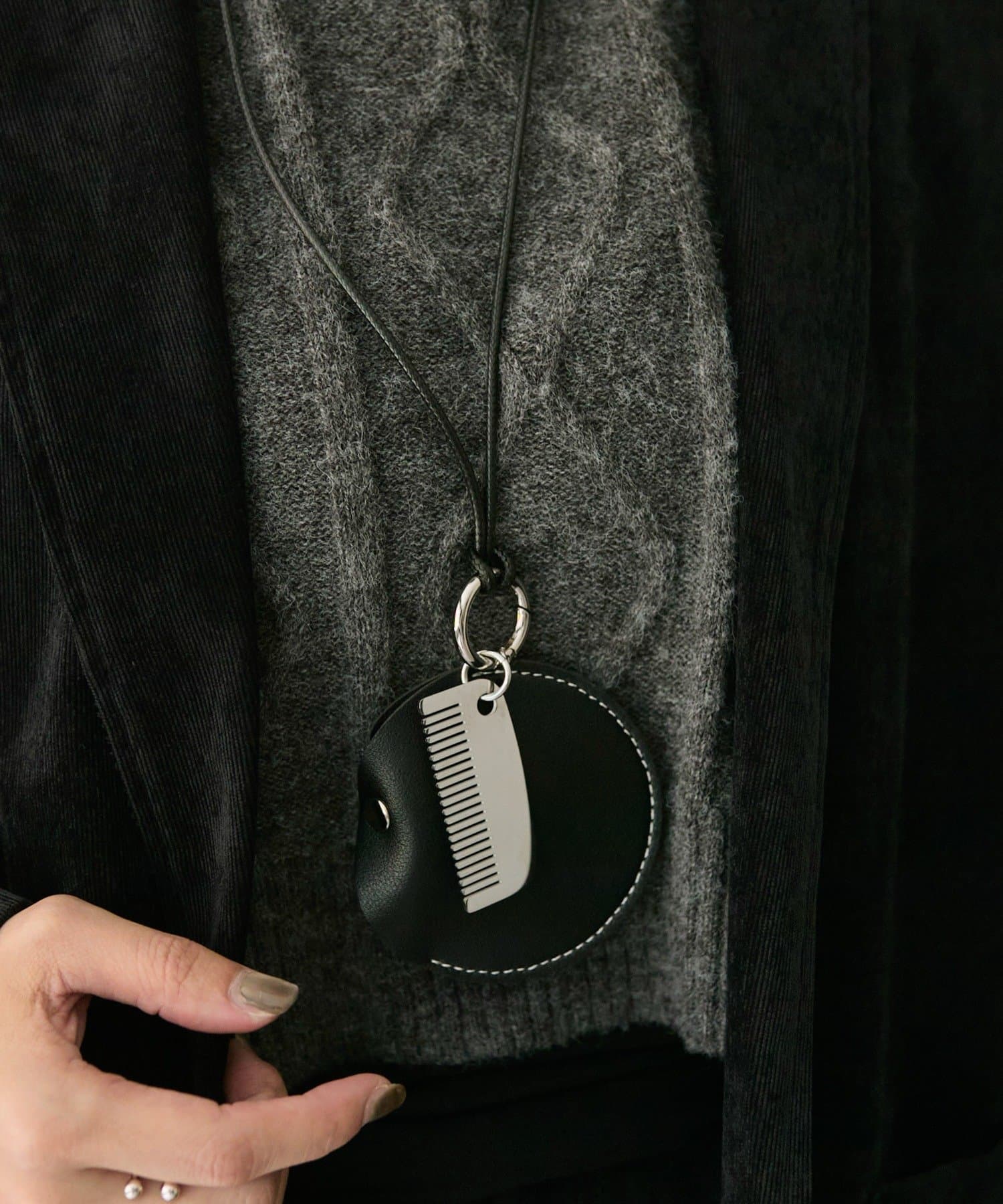 OUTLET(アウトレット) 【ear PAPILLONNER】コーム付ネックストラップ