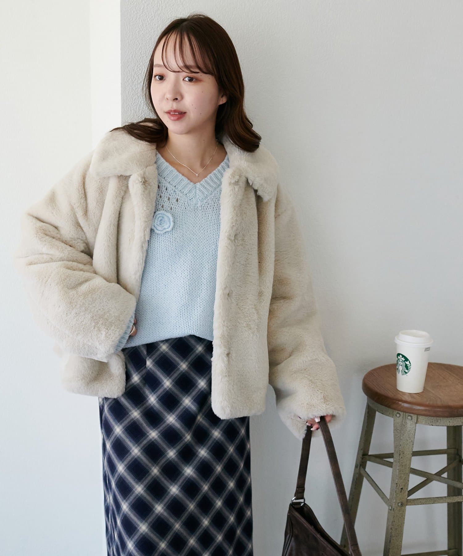 OUTLET(アウトレット) 【Discoat】フラワーモチーフ付きプルオーバー