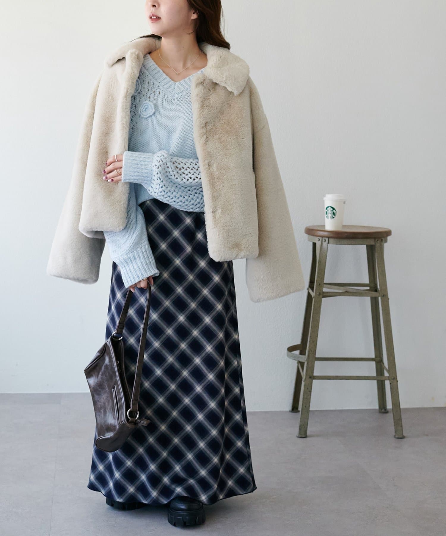 OUTLET(アウトレット) 【Discoat】フラワーモチーフ付きプルオーバー