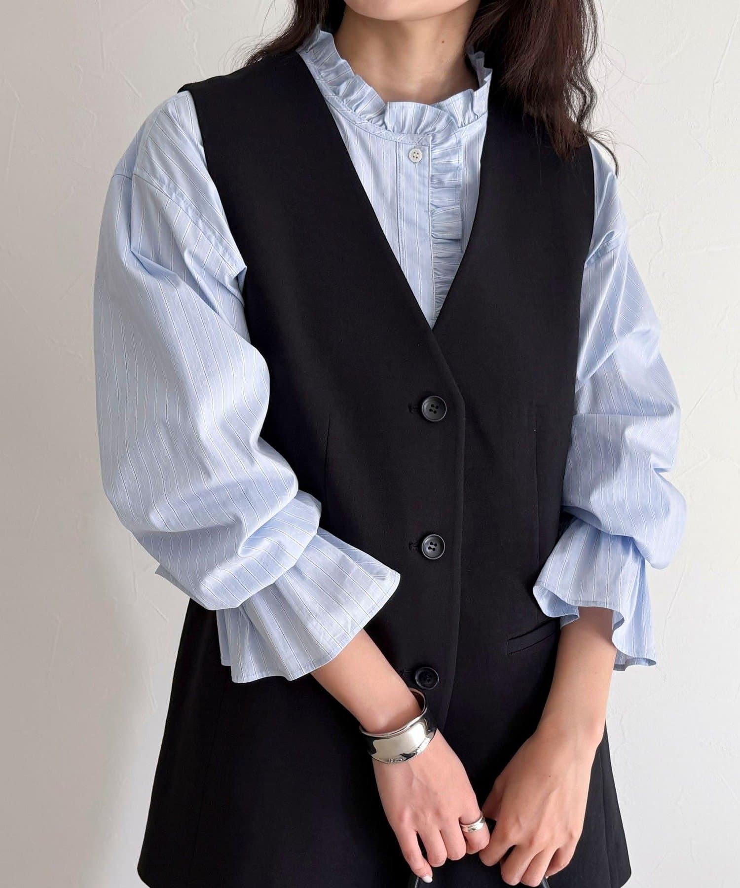 FREDY & GLOSTER(フレディ アンド グロスター) 【セットアップ対応】パウダリーツイルベルト付きジレ