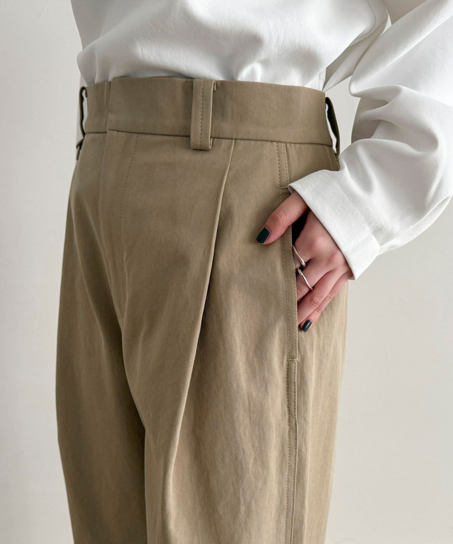 FREDY & GLOSTER(フレディ アンド グロスター) チノタックパンツ