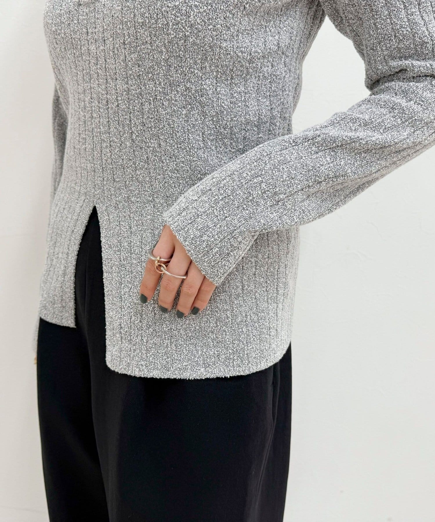 FREDY & GLOSTER(フレディ アンド グロスター) センタースリット衿付きプルオーバー