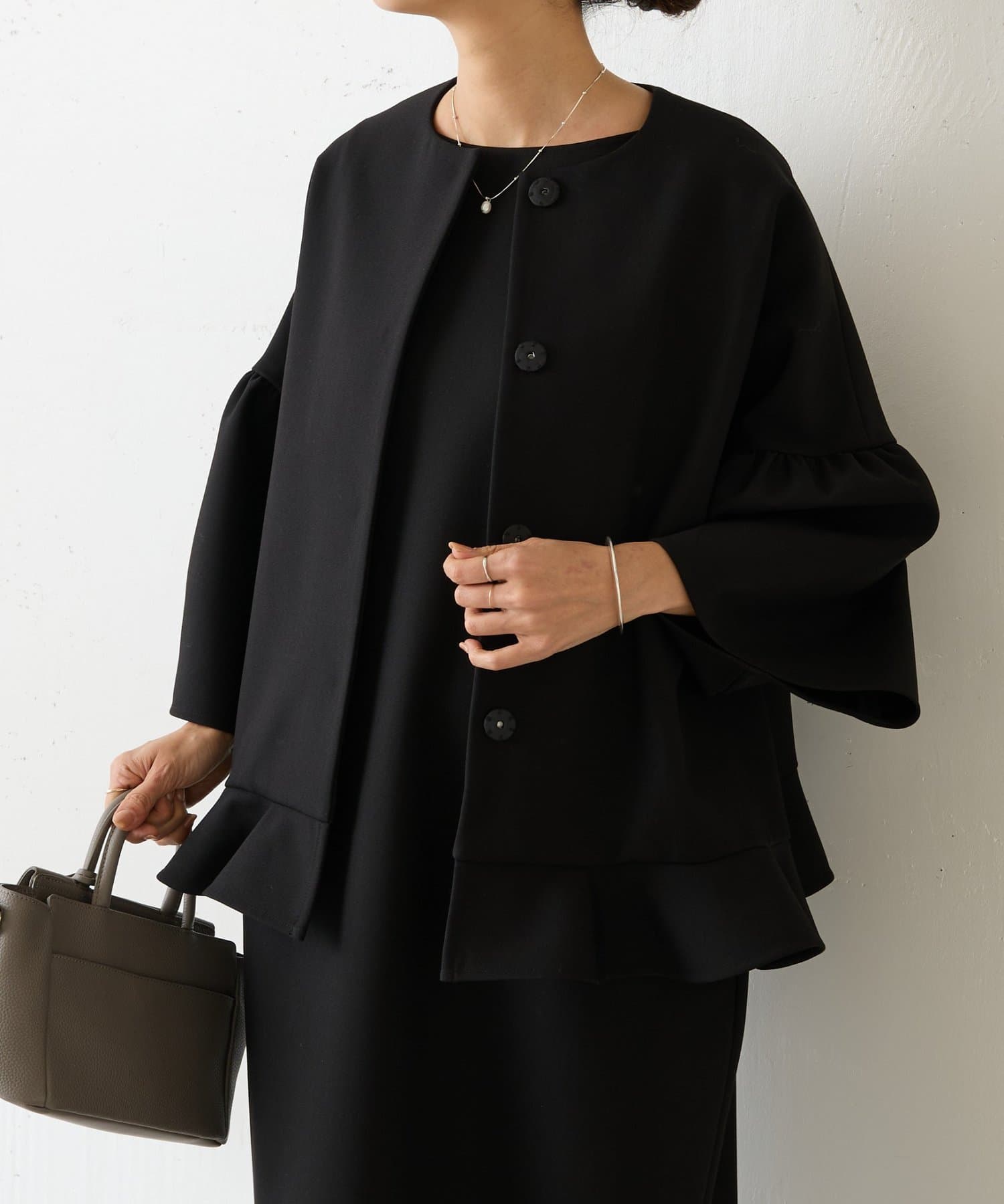 1/4(日)12:00予約開始・LIVETART》裾フリルジャケット | BEARDSLEY