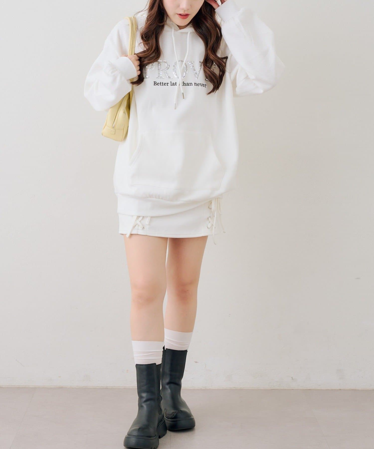 Remind me and forever(リマインドミーアンドフォーエバー) スパンコールロゴ裏起毛パーカー