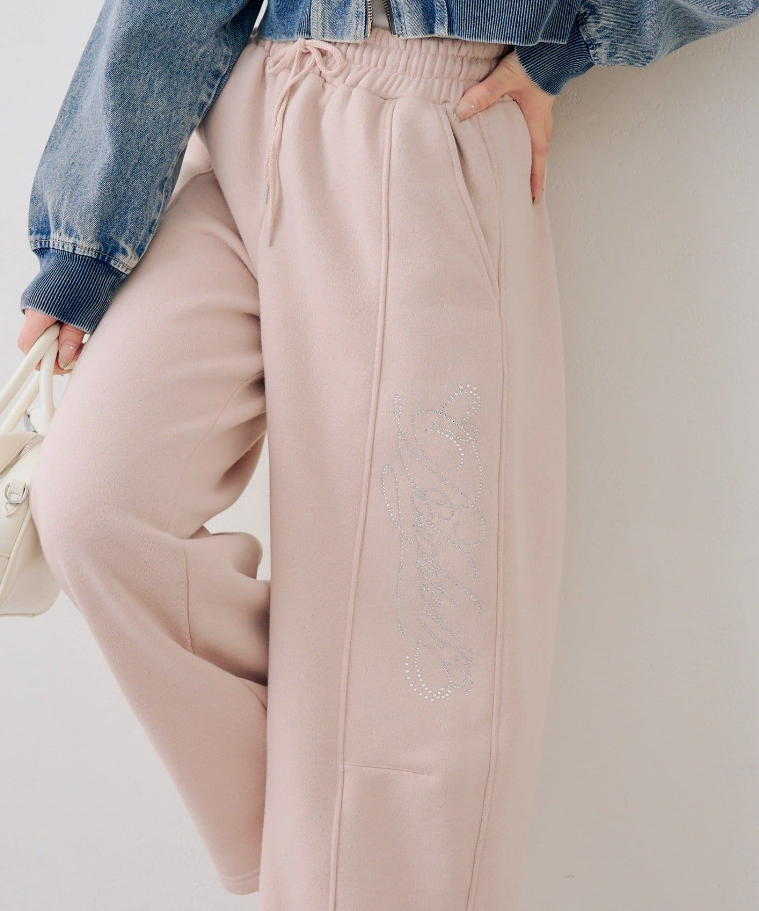 Remind me and forever(リマインドミーアンドフォーエバー) キラキラロゴスウェットパンツ